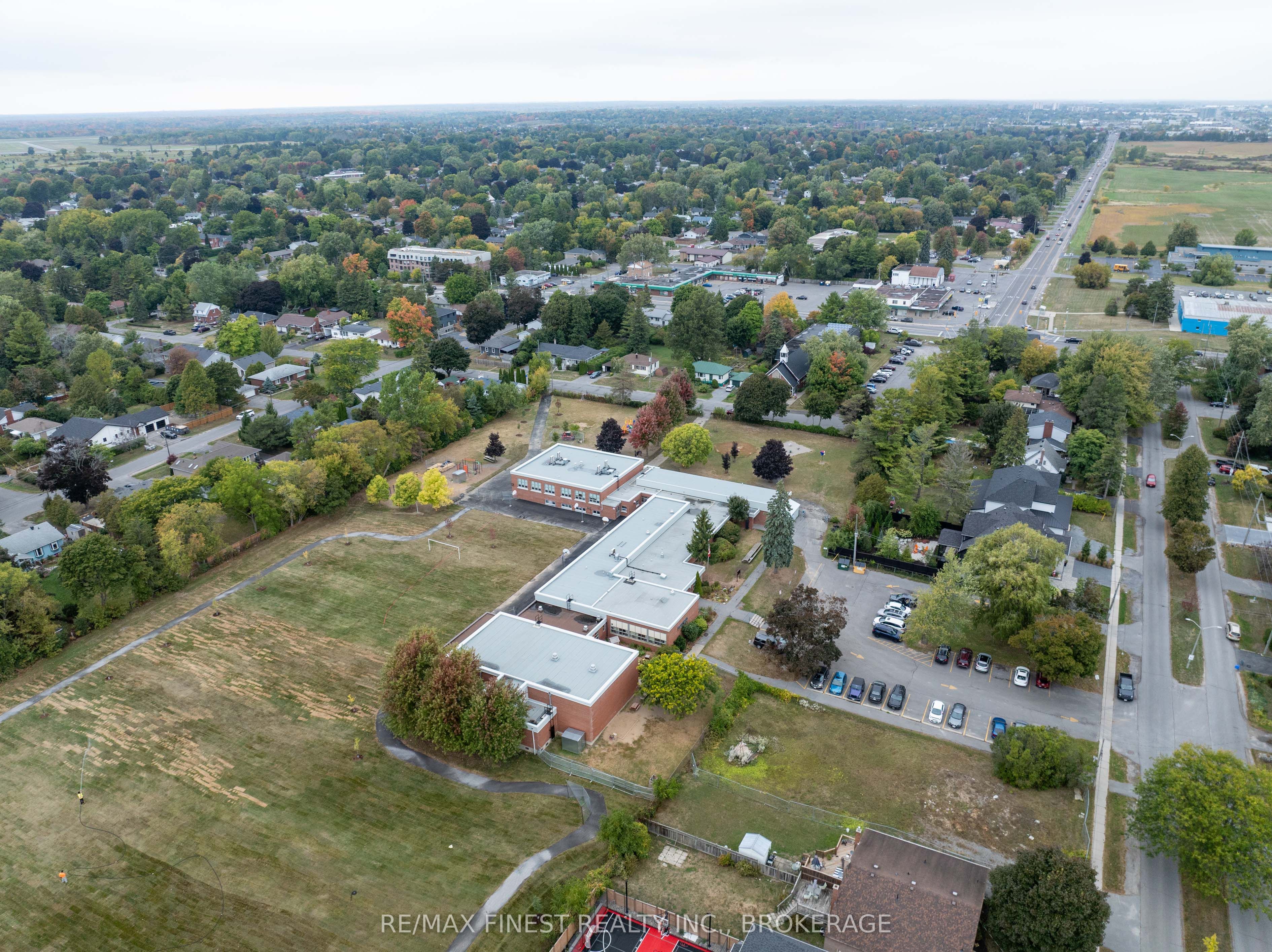 43 Crerar Boulevard Property Photo 49