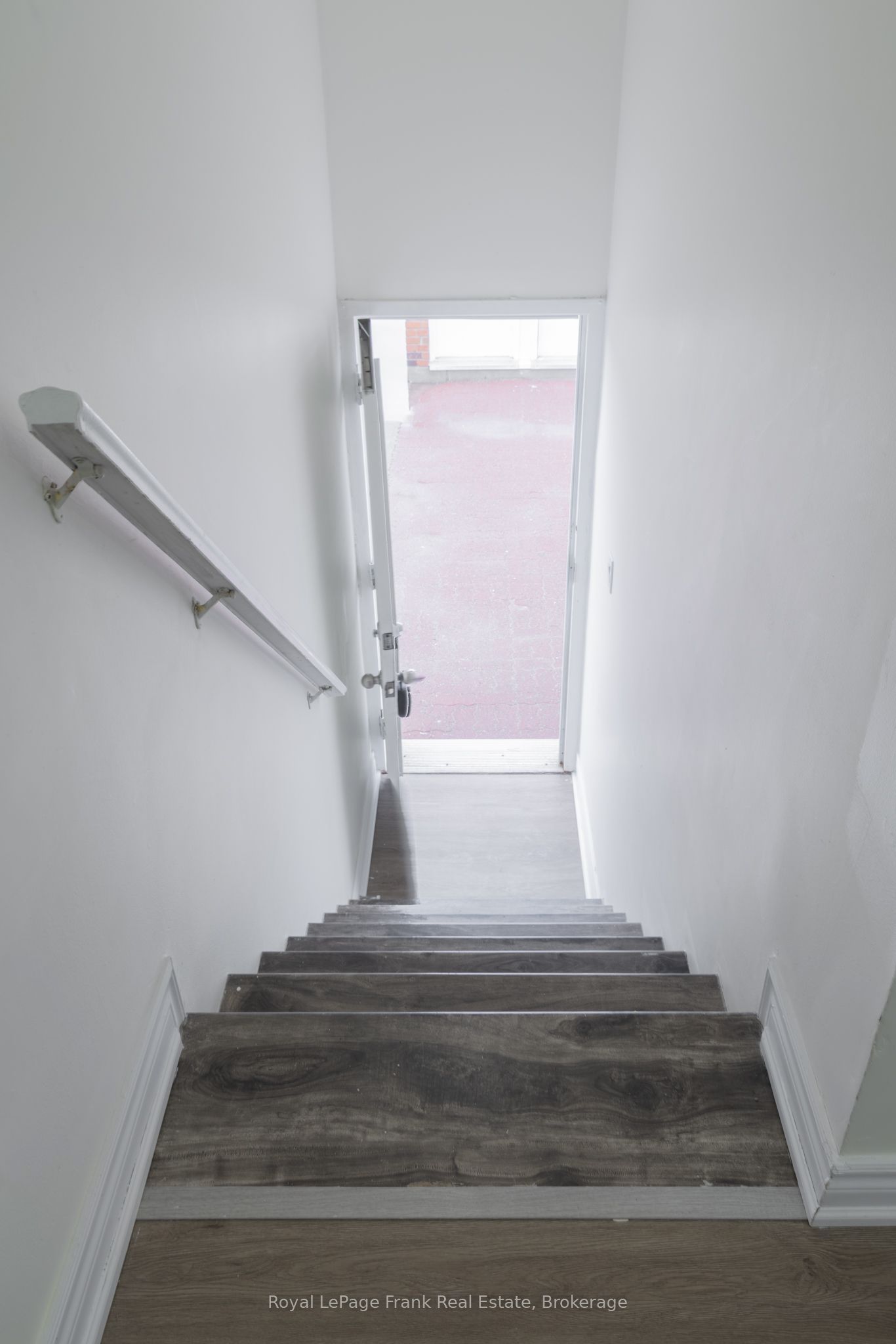 84 Mary Street W 1 Property Photo 15