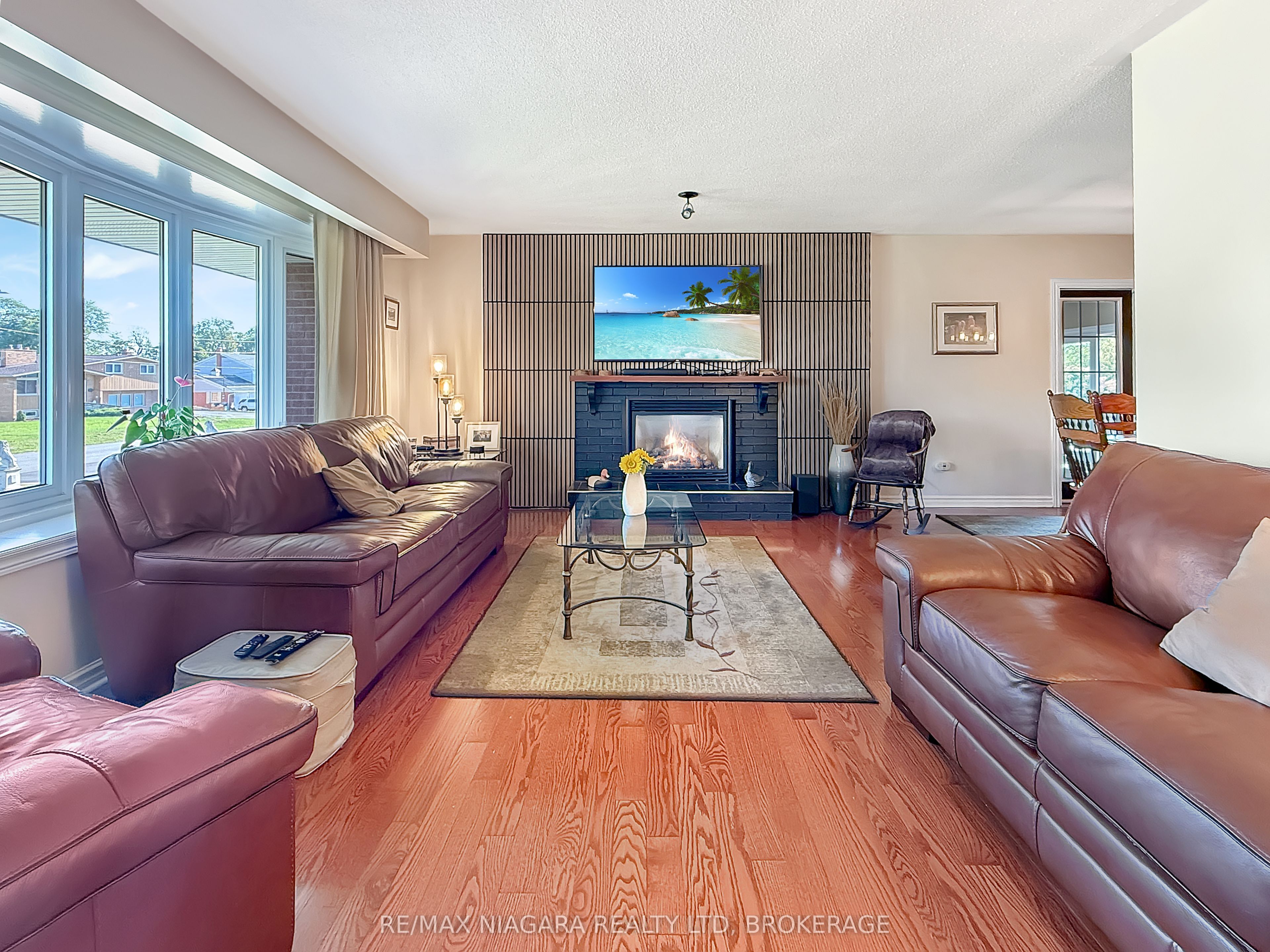 27 Lindbergh Drive Property Photo 4