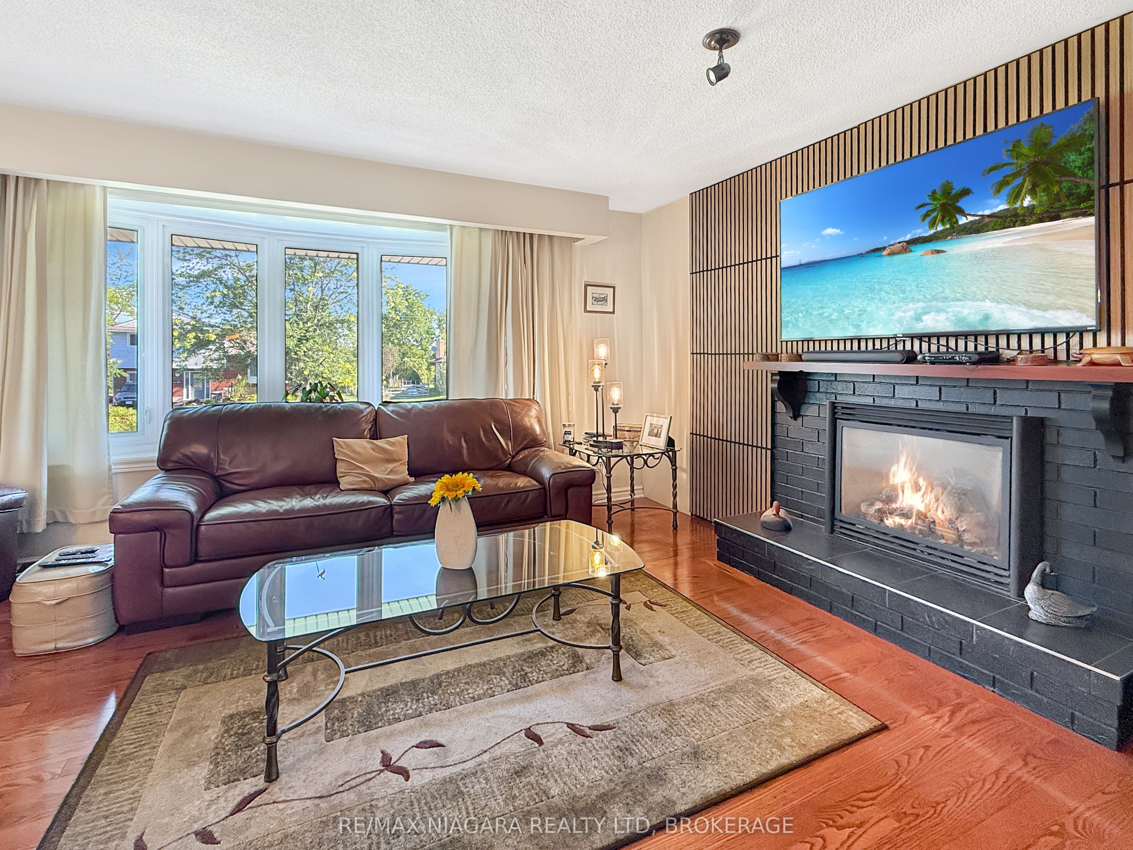 27 Lindbergh Drive Property Photo 6