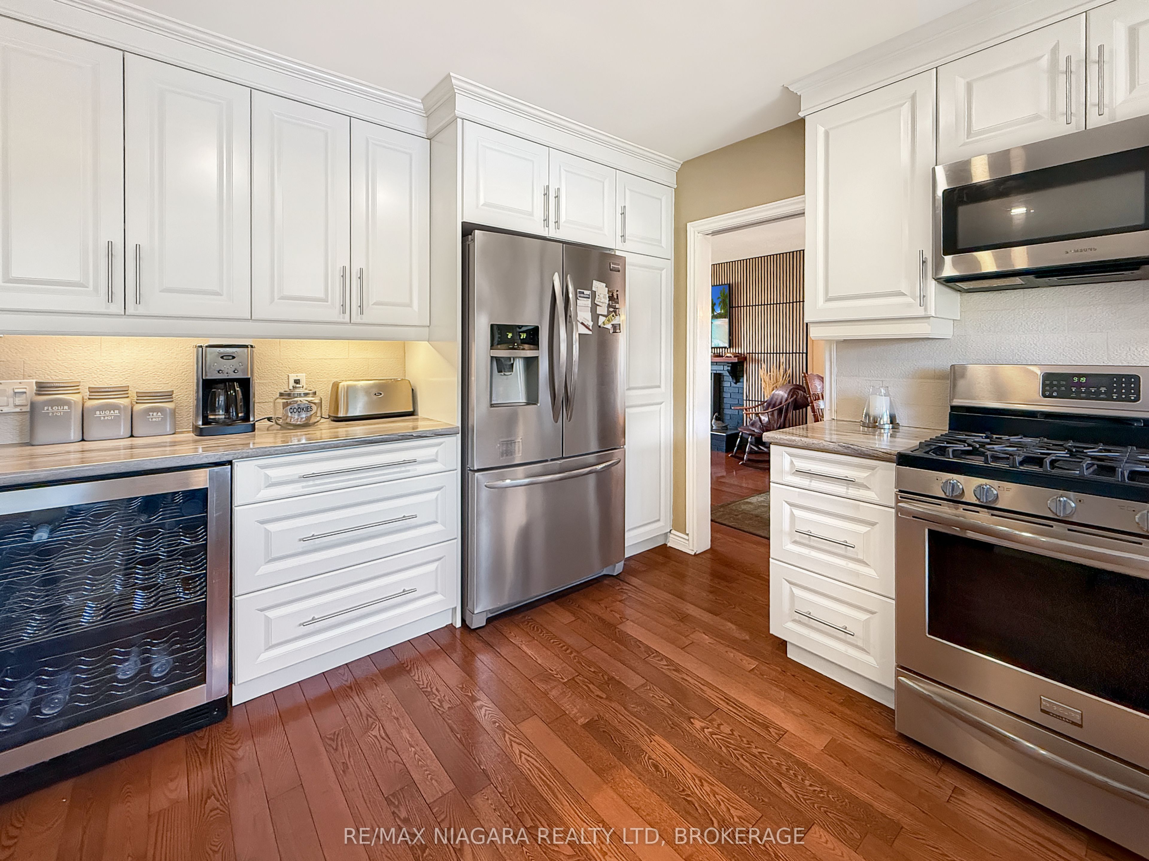 27 Lindbergh Drive Property Photo 7