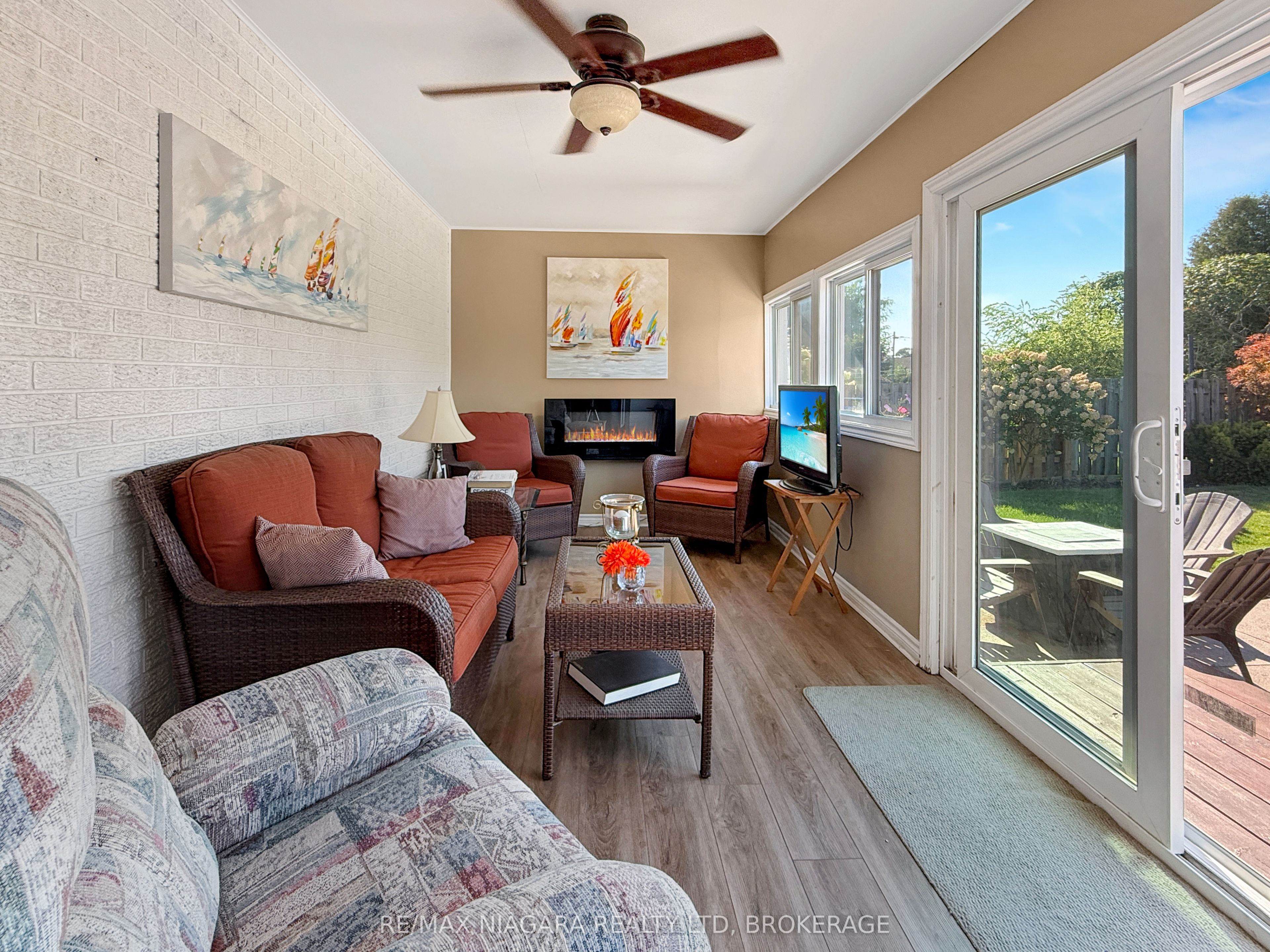 27 Lindbergh Drive Property Photo 12