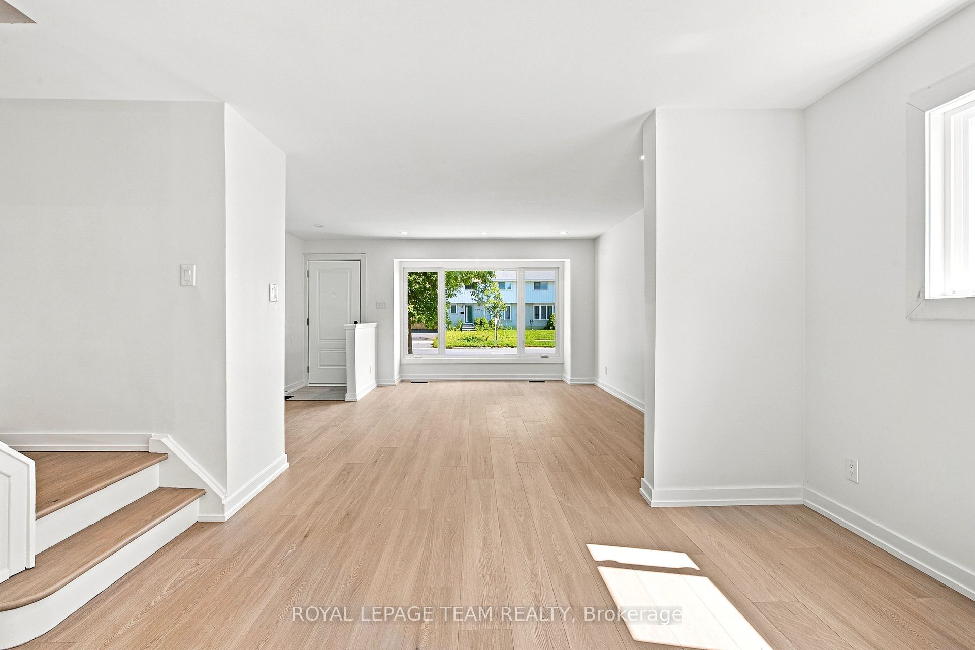 1001 Meadowlands Drive Property Photo 15