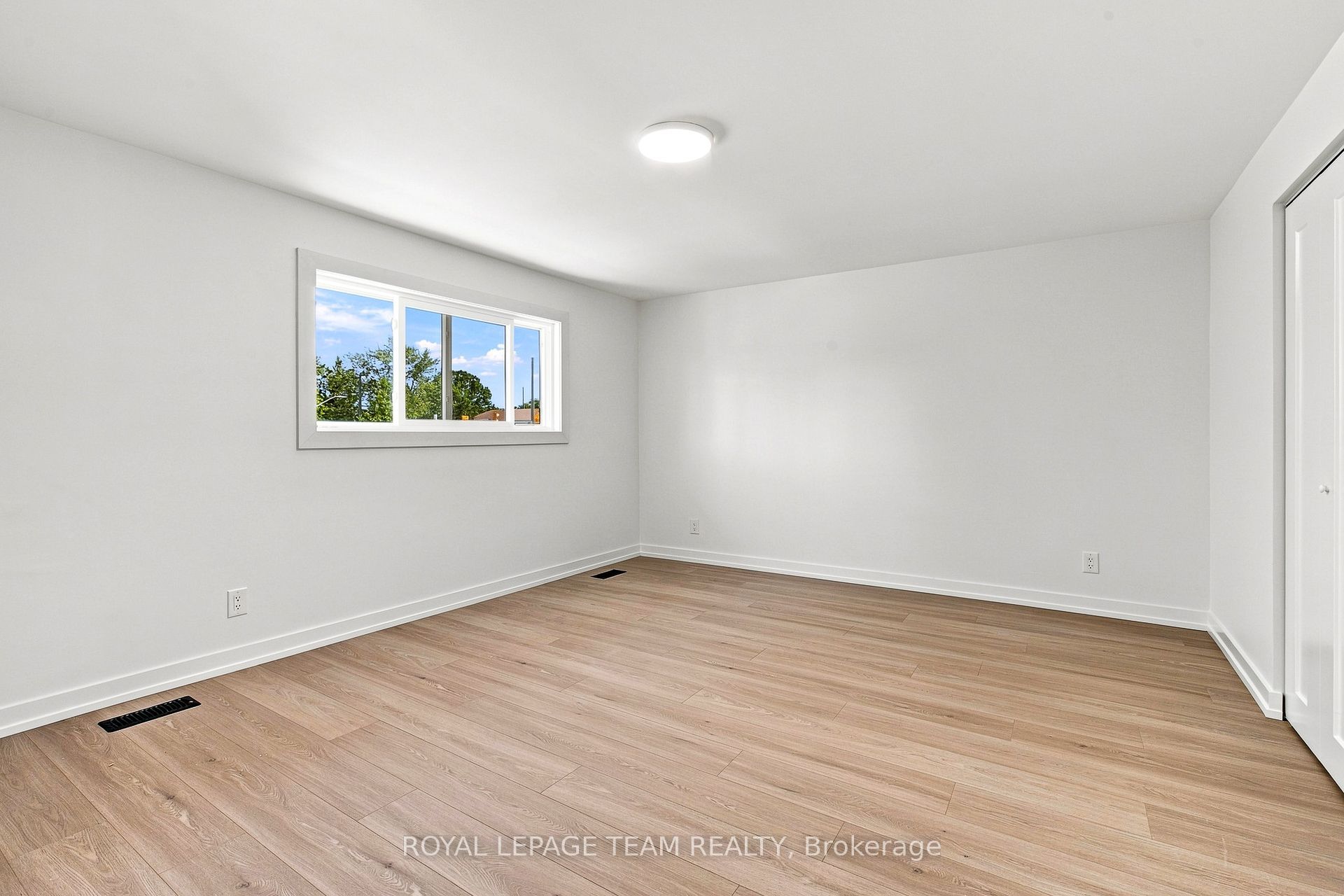 1001 Meadowlands Drive Property Photo 27