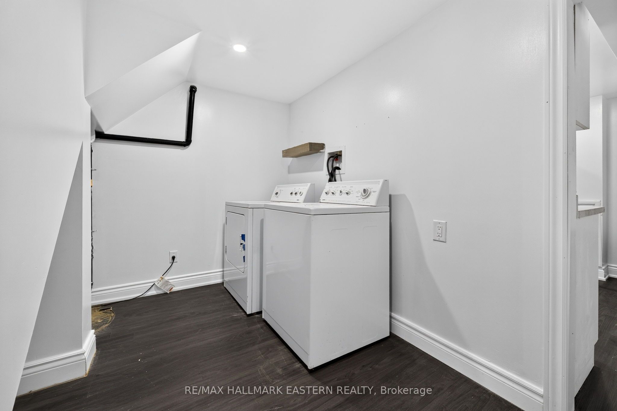 754 Crawford Place Property Photo 33