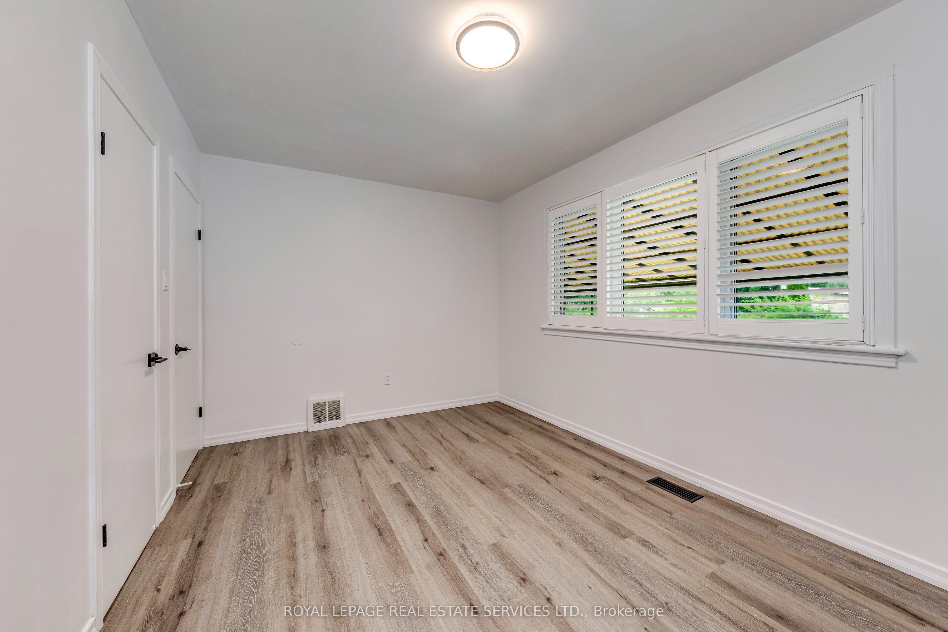 191 Nash Road N Property Photo 19