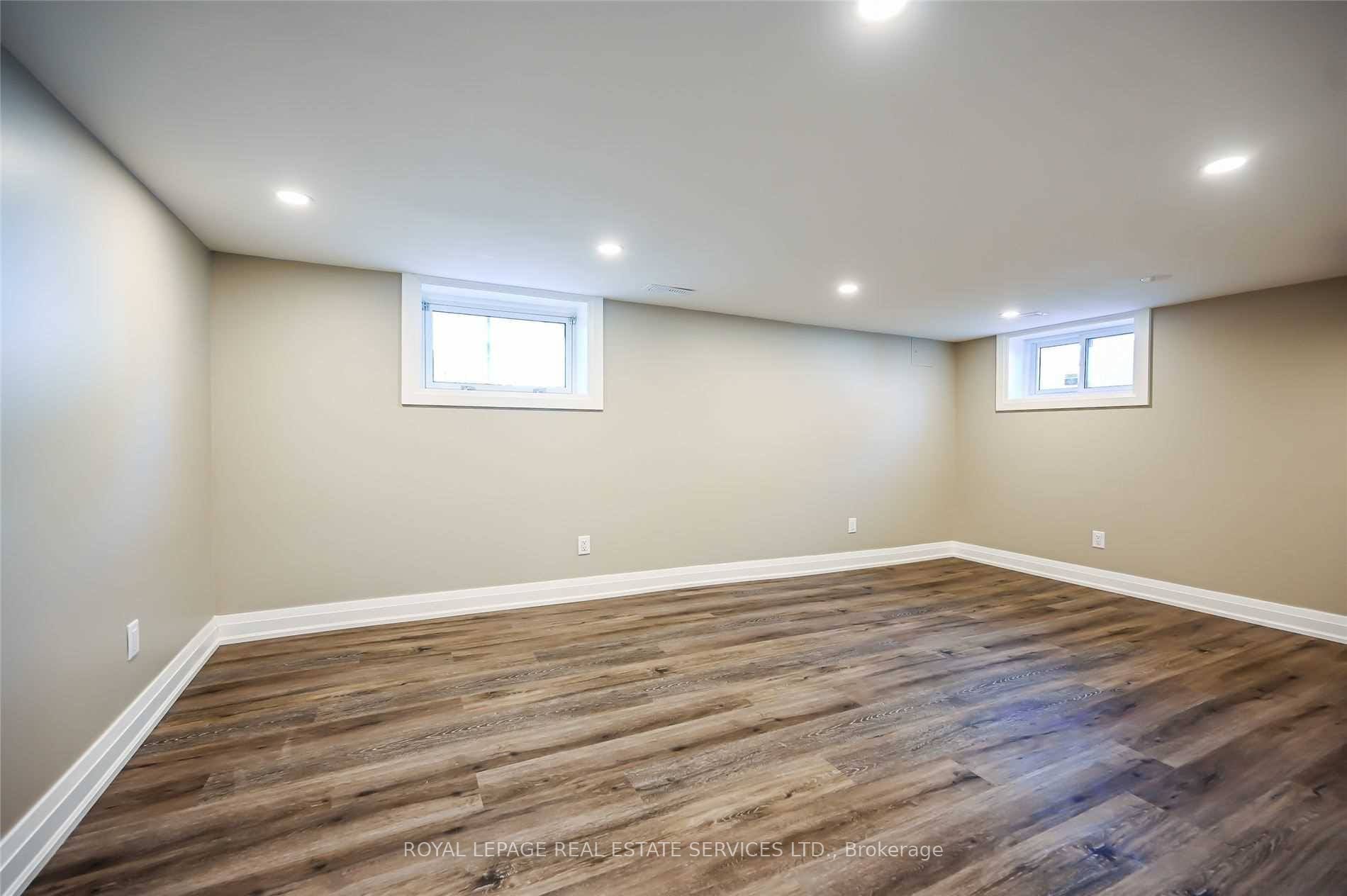 191 Nash Road N Property Photo 30