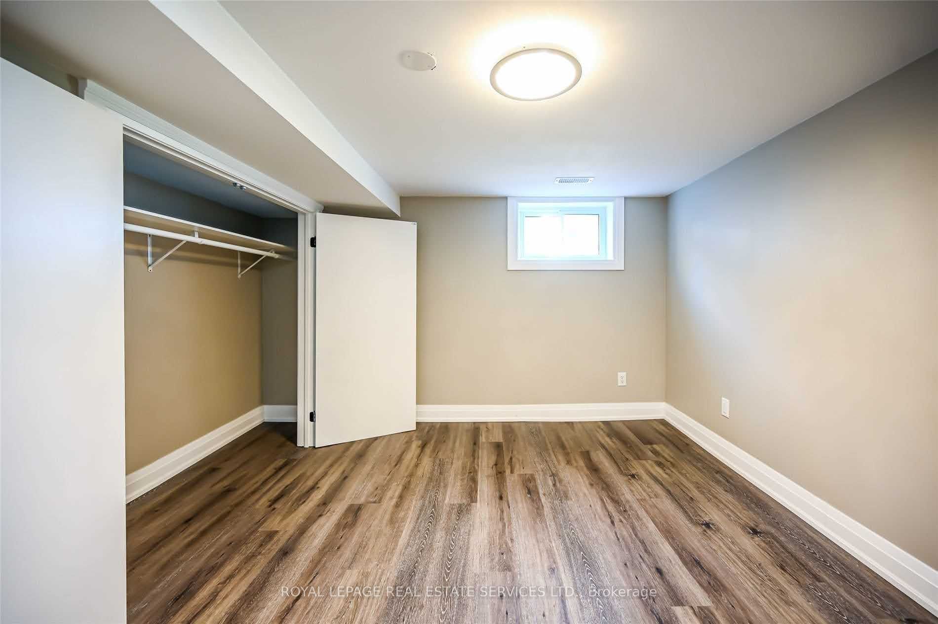 191 Nash Road N Property Photo 32