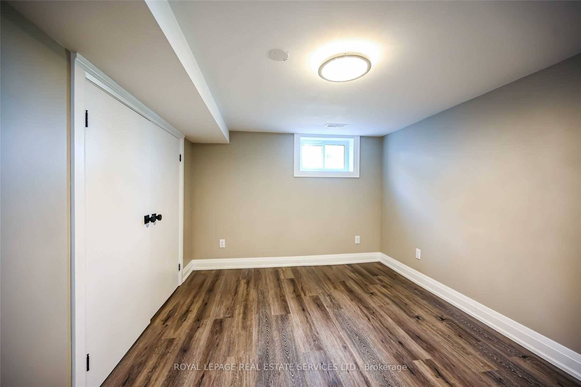 191 Nash Road N Property Photo 33