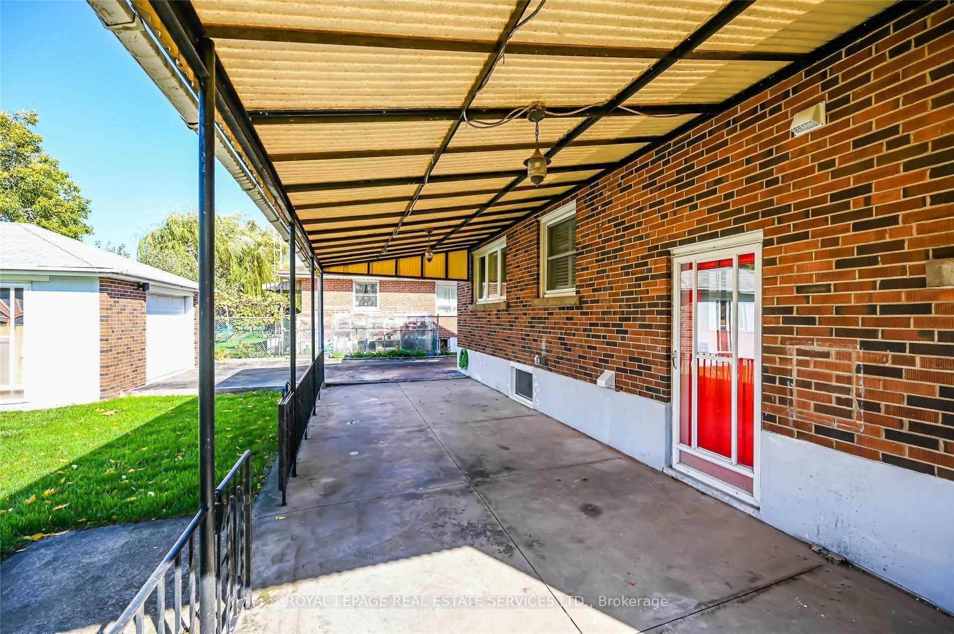 191 Nash Road N Property Photo 36