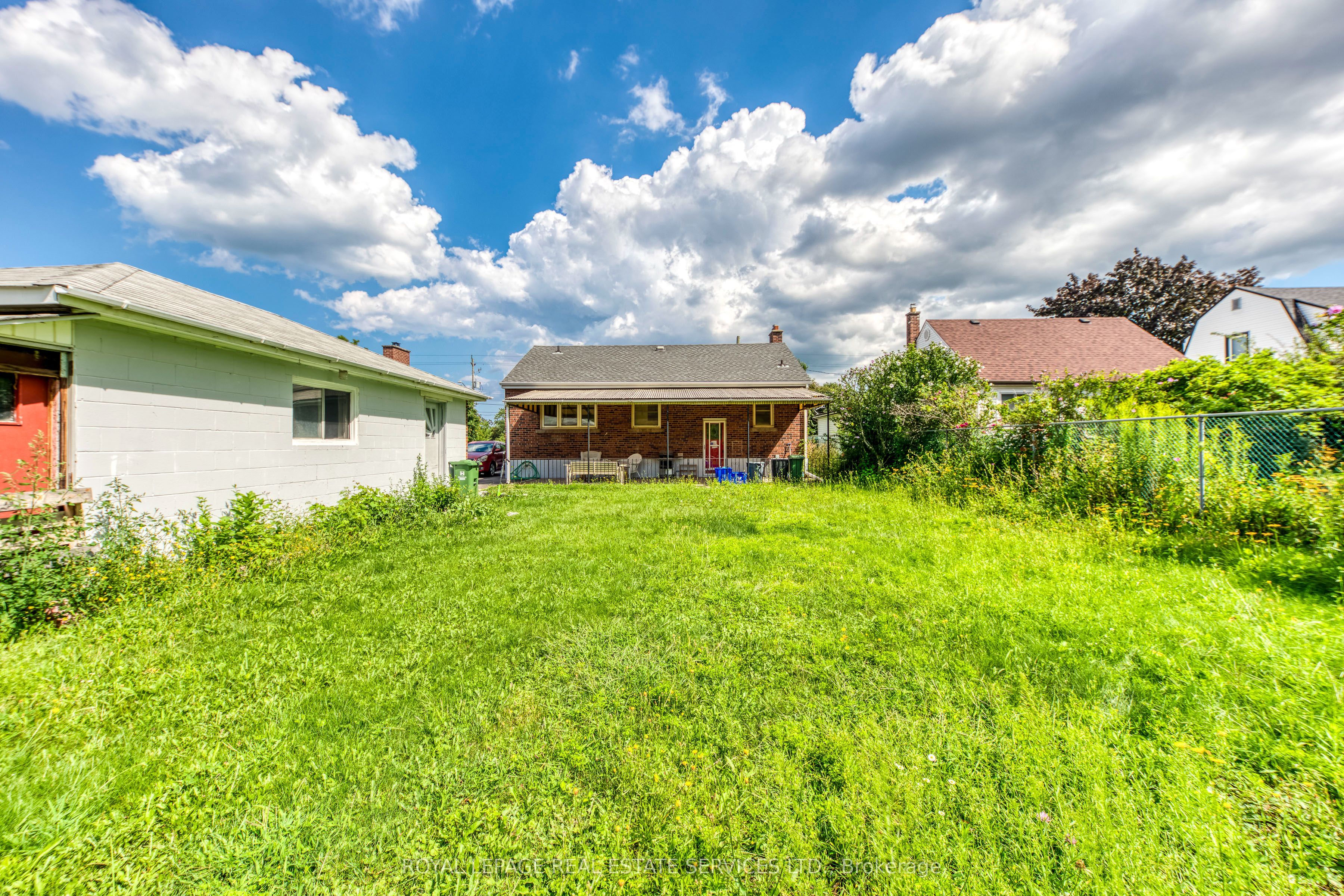 191 Nash Road N Property Photo 39