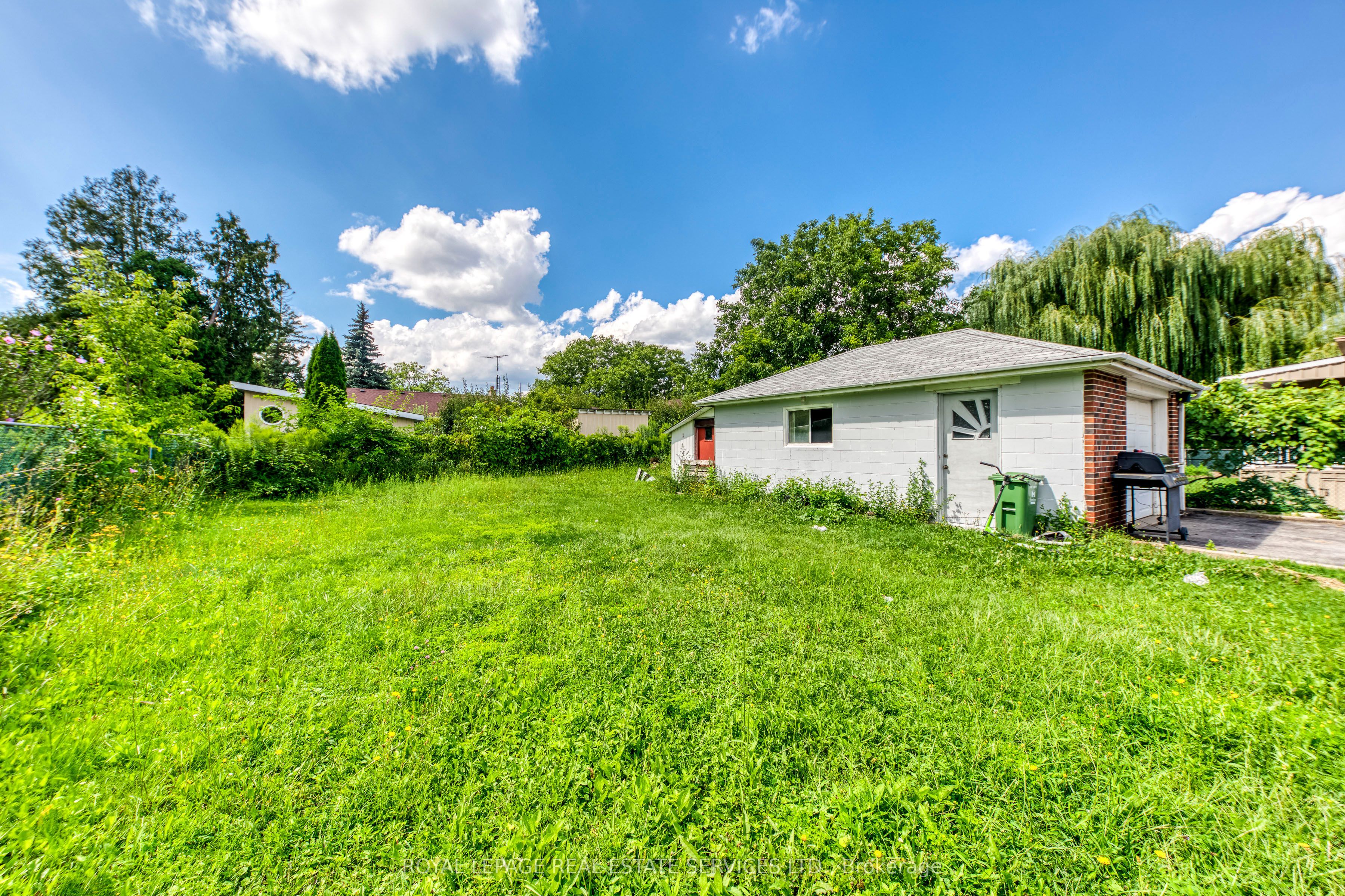 191 Nash Road N Property Photo 40