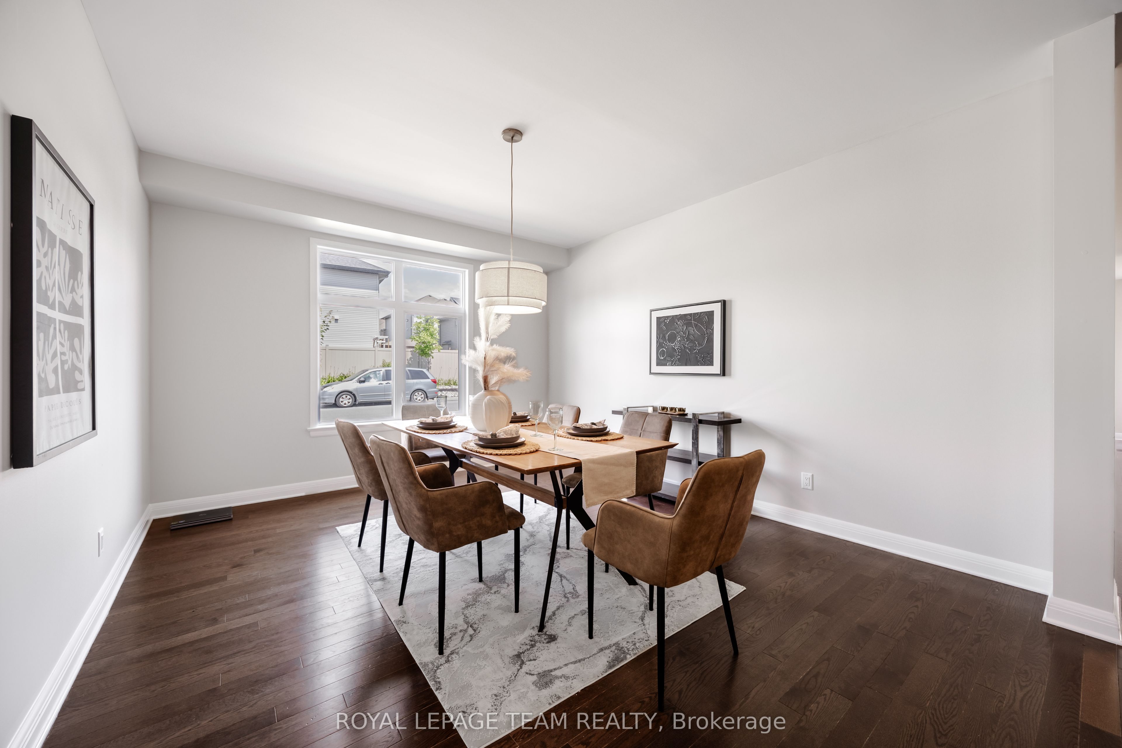 131 Escarpment Crescent Property Photo 8