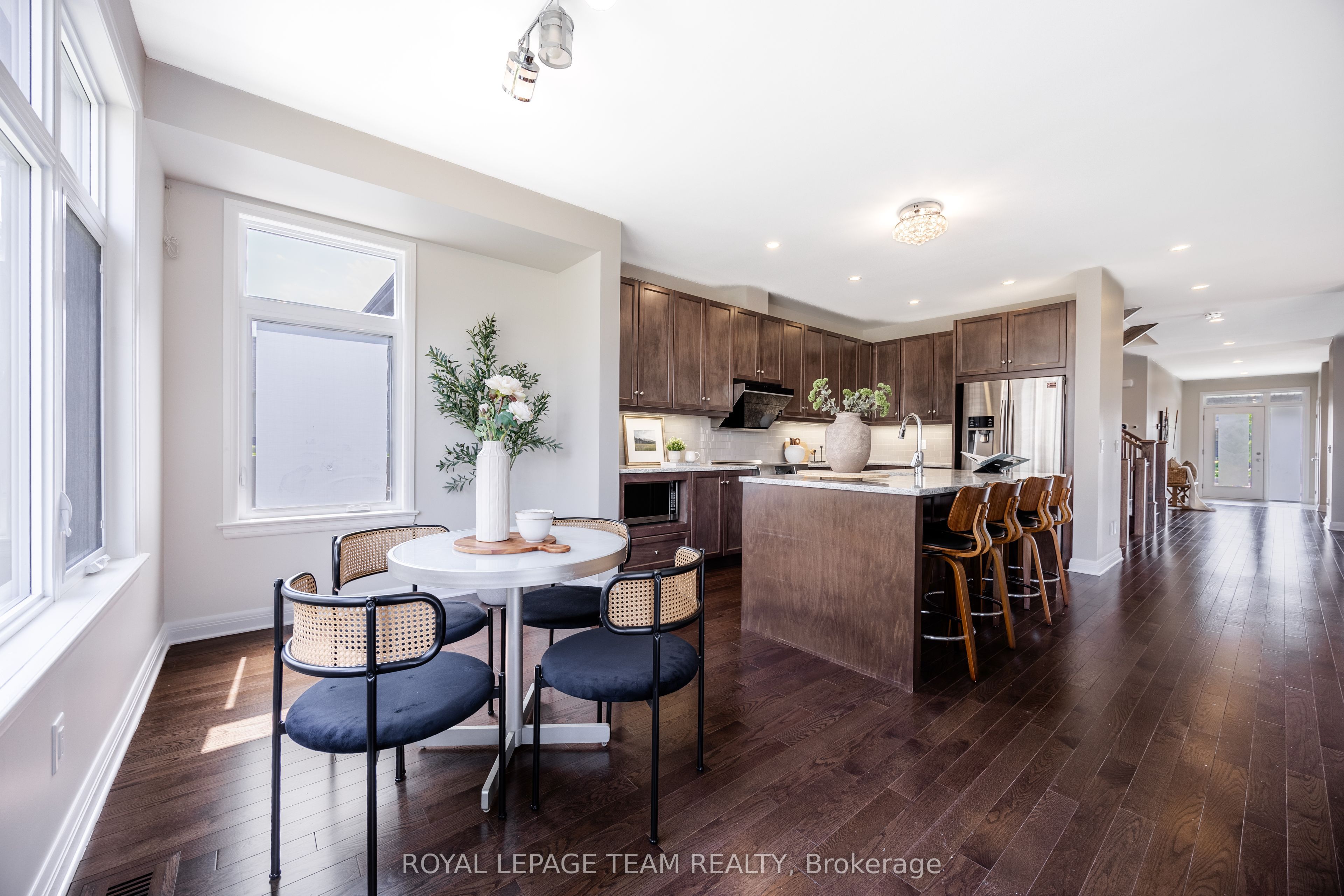 131 Escarpment Crescent Property Photo 16