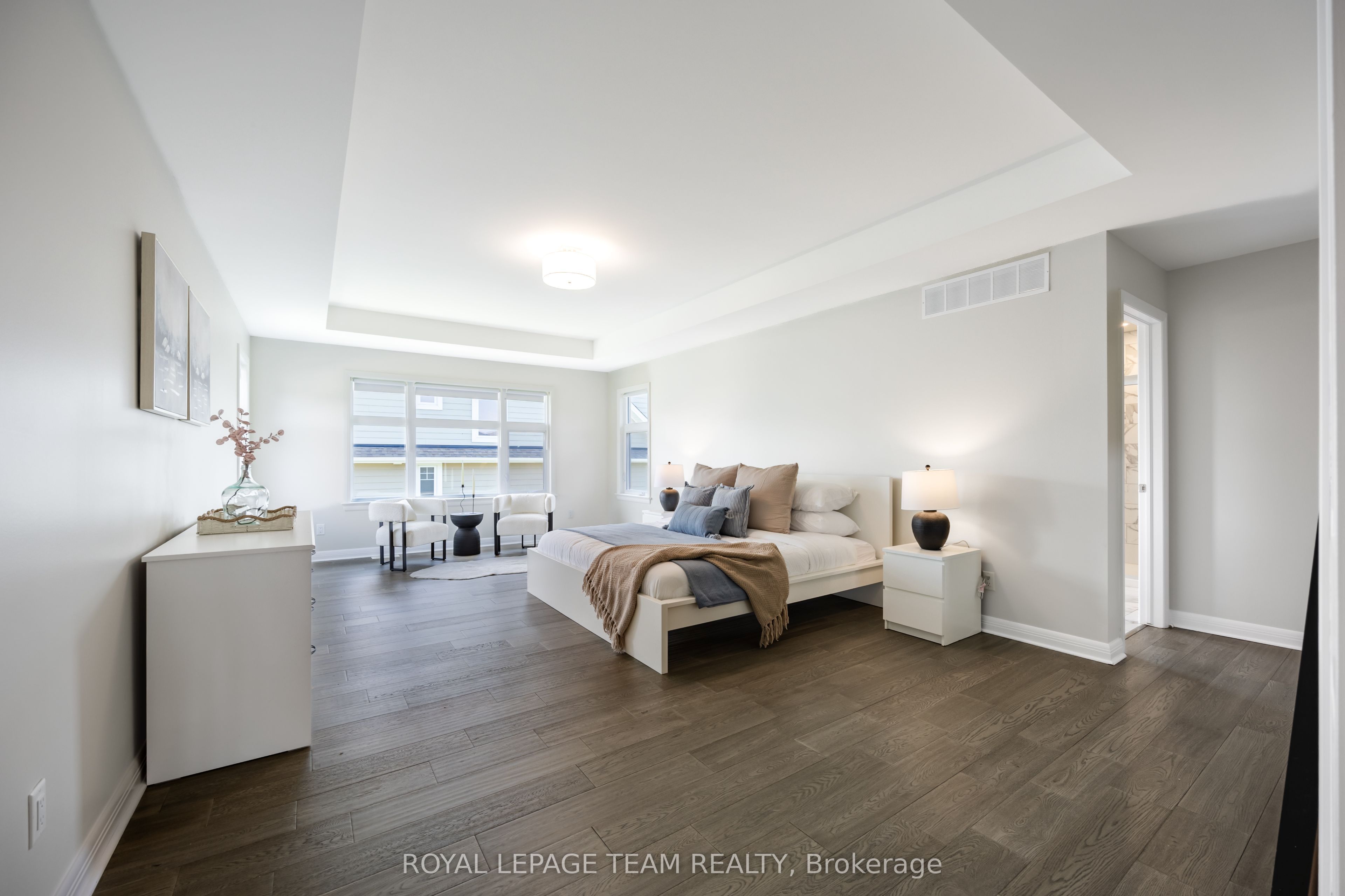 131 Escarpment Crescent Property Photo 24