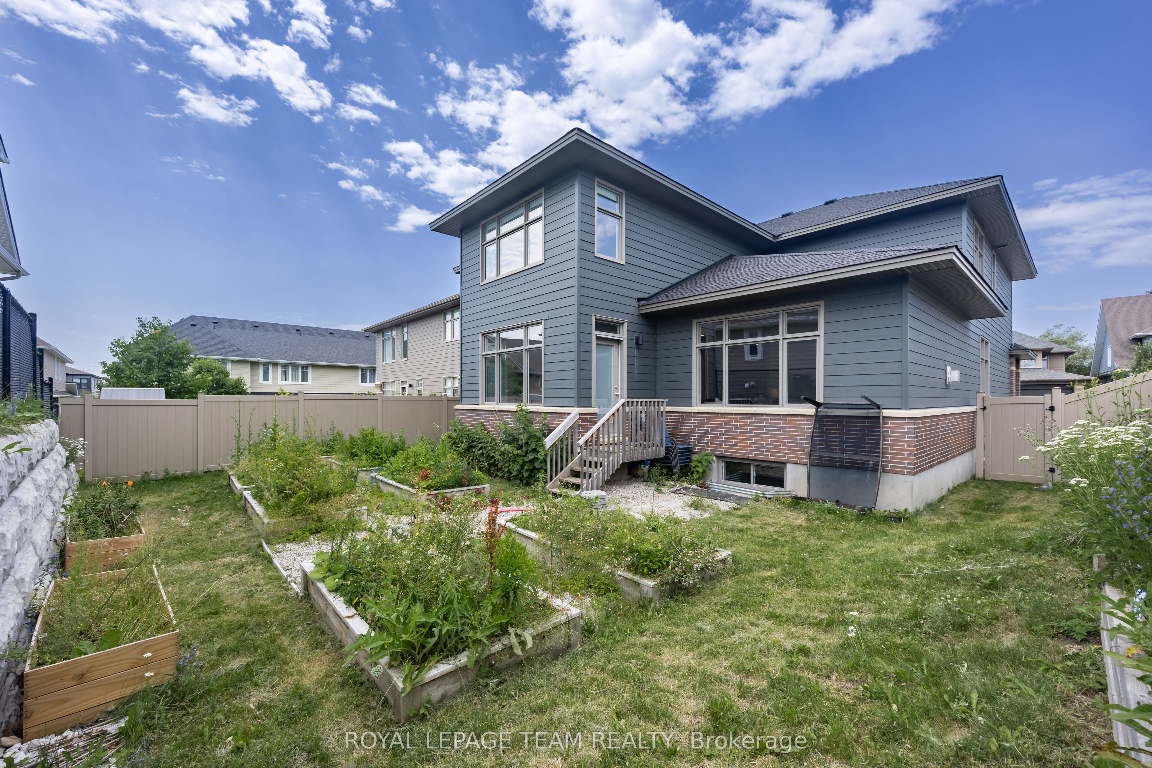 131 Escarpment Crescent Property Photo 46