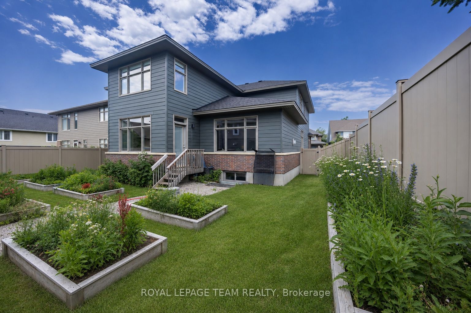 131 Escarpment Crescent Property Photo 47