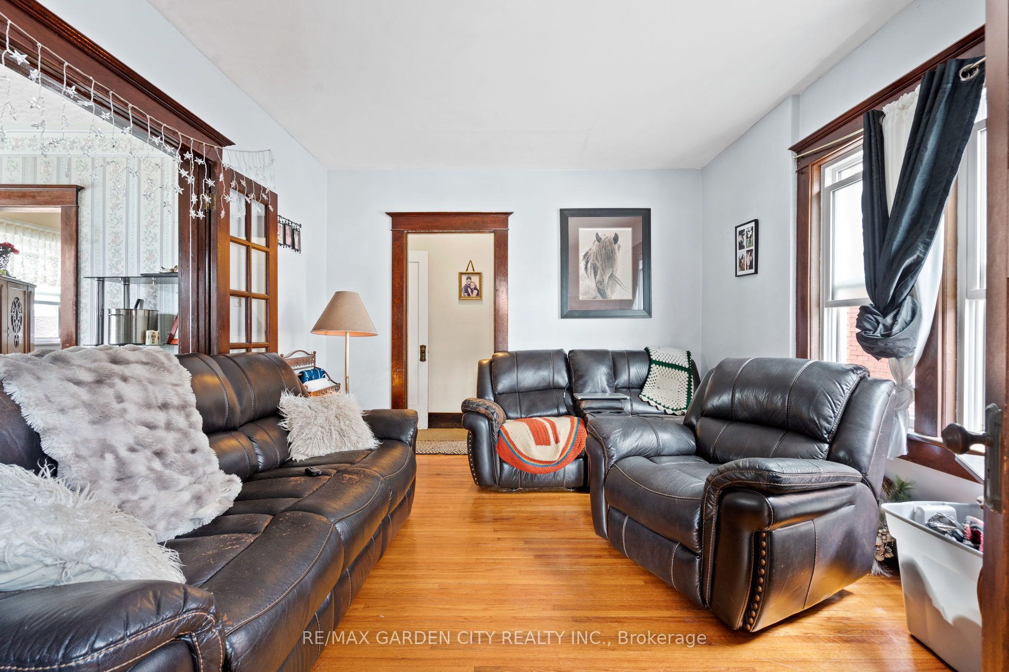 4842 Fourth Avenue Property Photo 6
