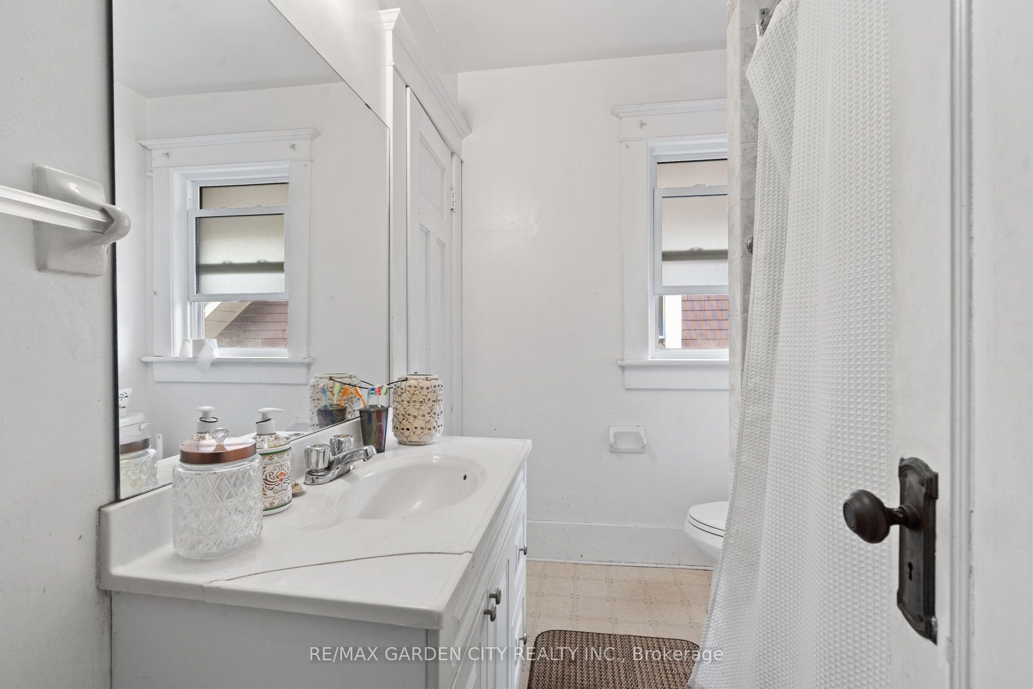 4842 Fourth Avenue Property Photo 11