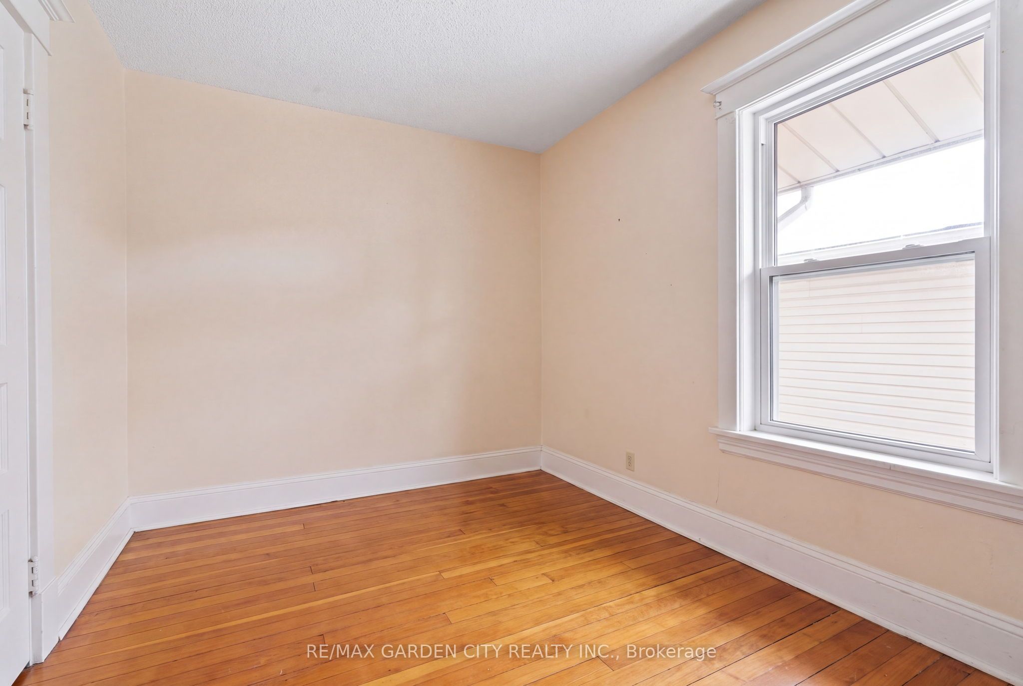 4842 Fourth Avenue Property Photo 12