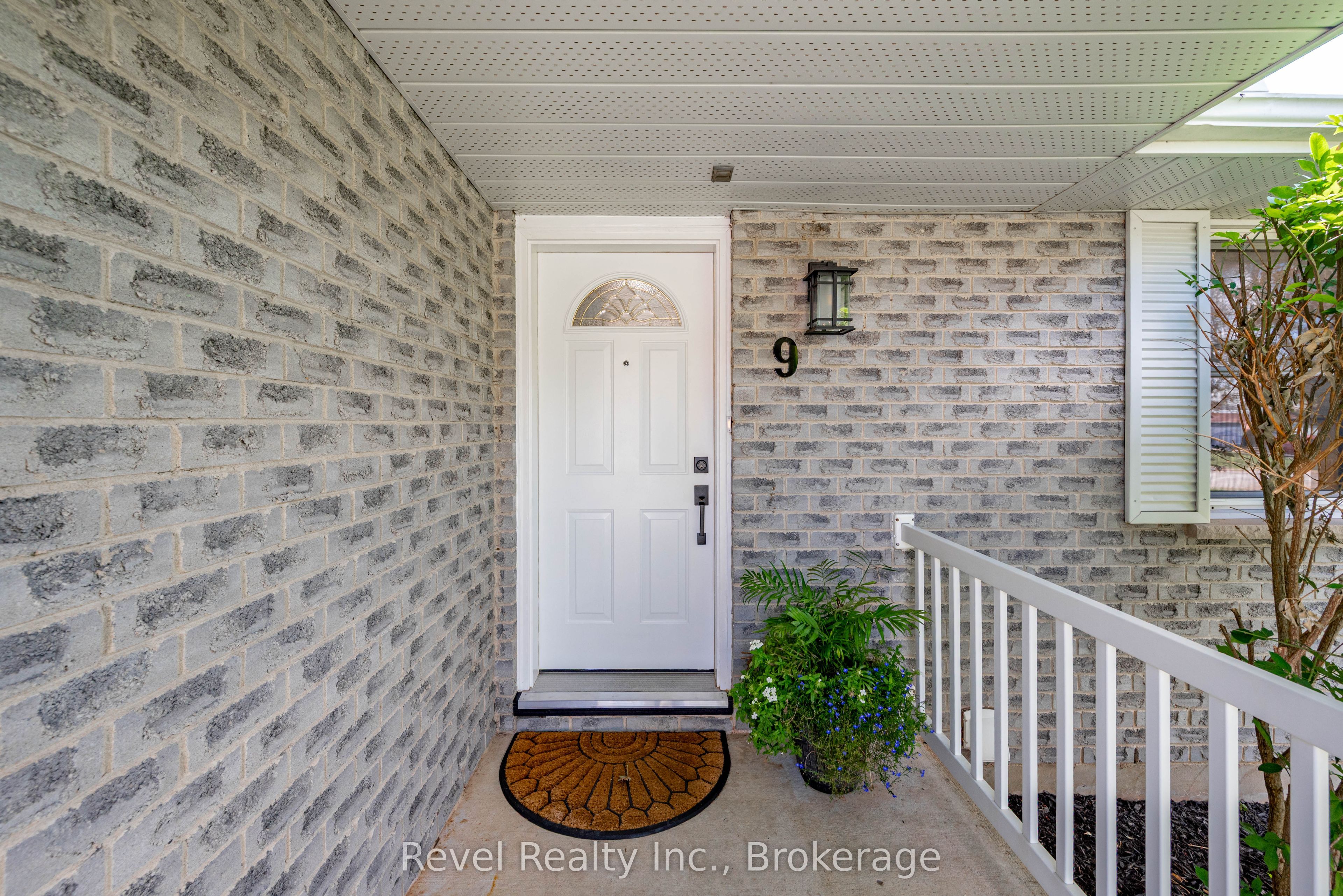 9 Crestwood Avenue Property Photo 6