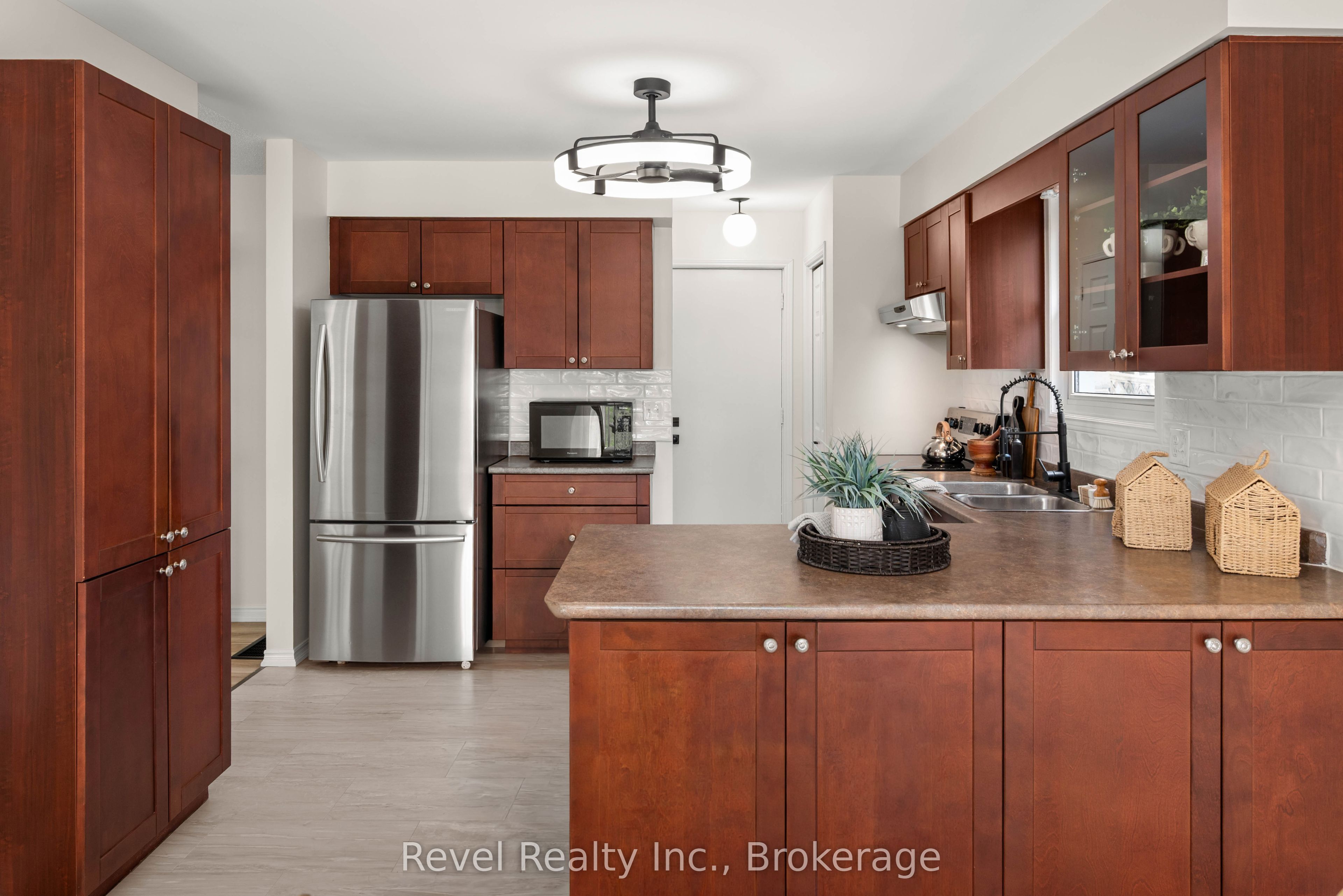 9 Crestwood Avenue Property Photo 13