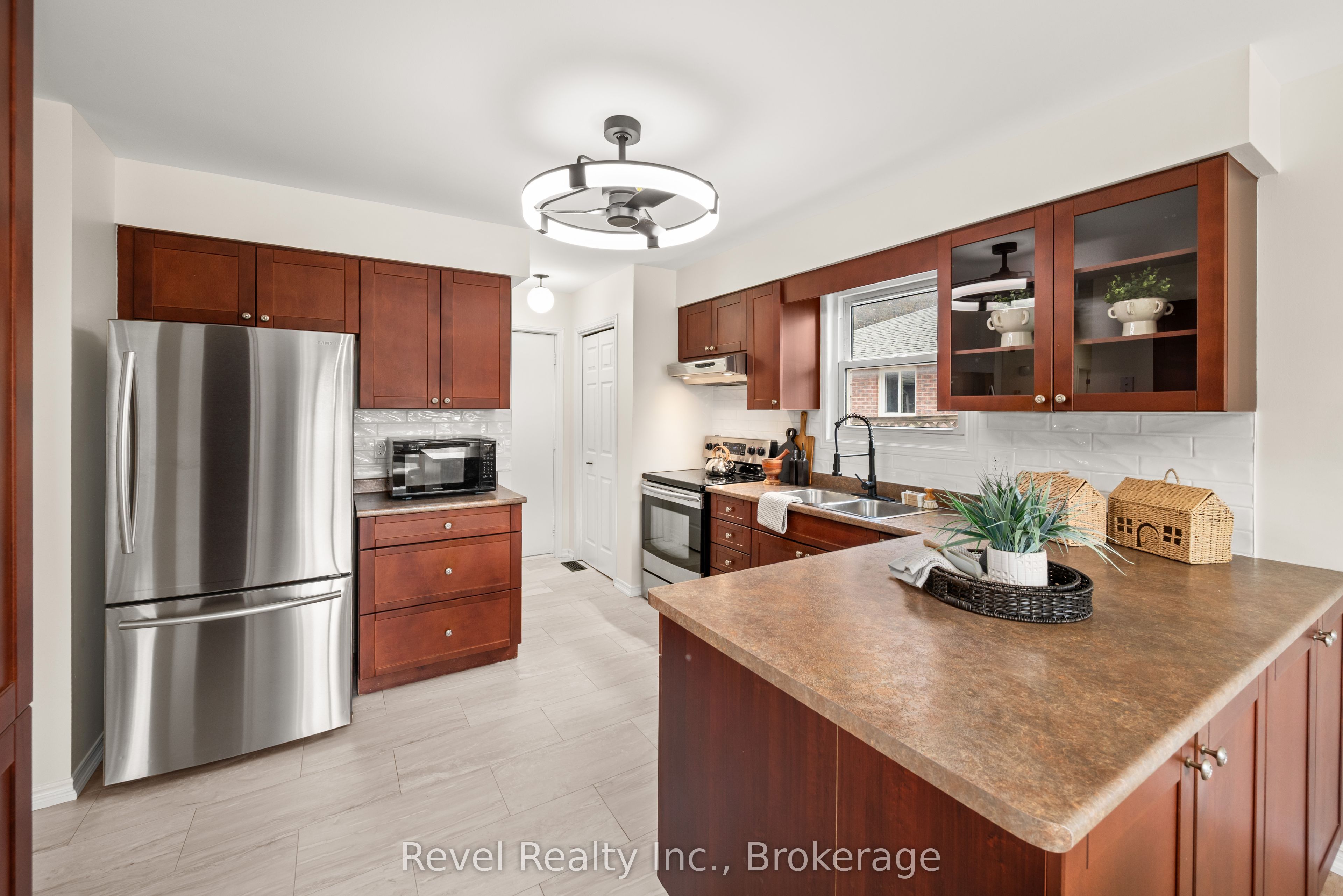 9 Crestwood Avenue Property Photo 14