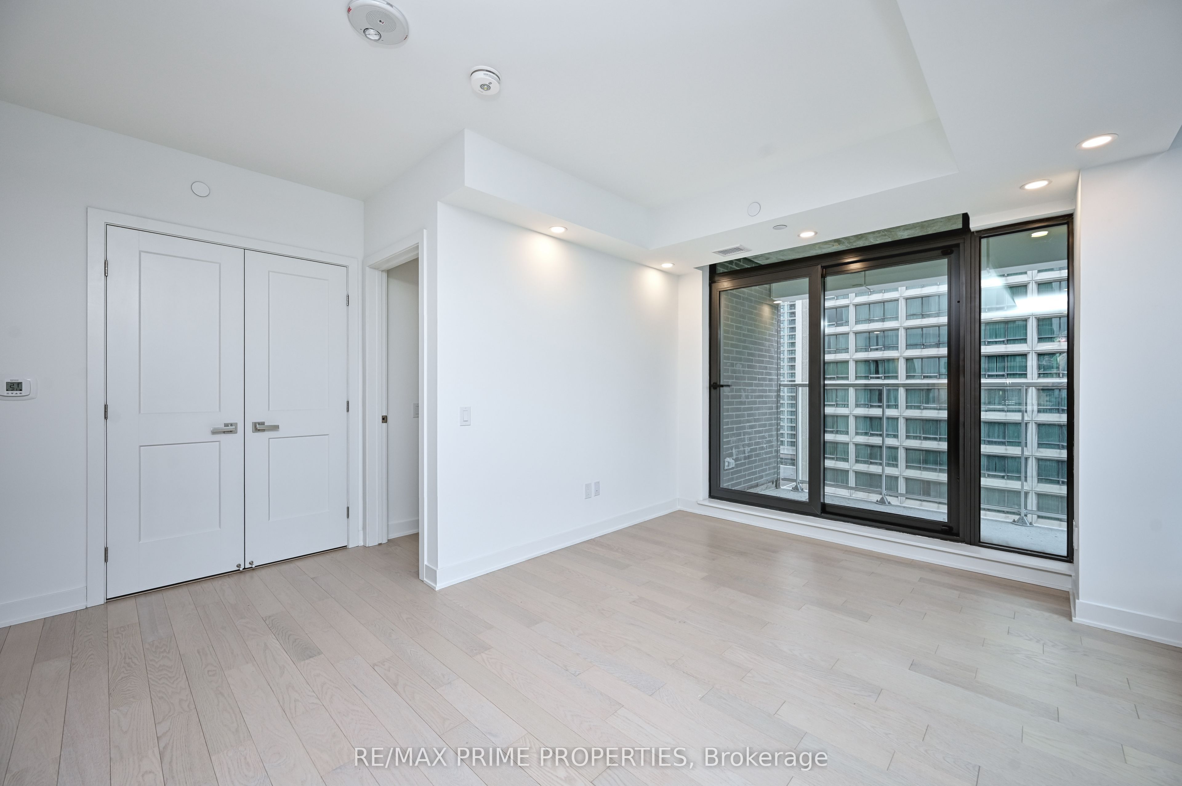 340 Queen Street 1307 Property Photo 6