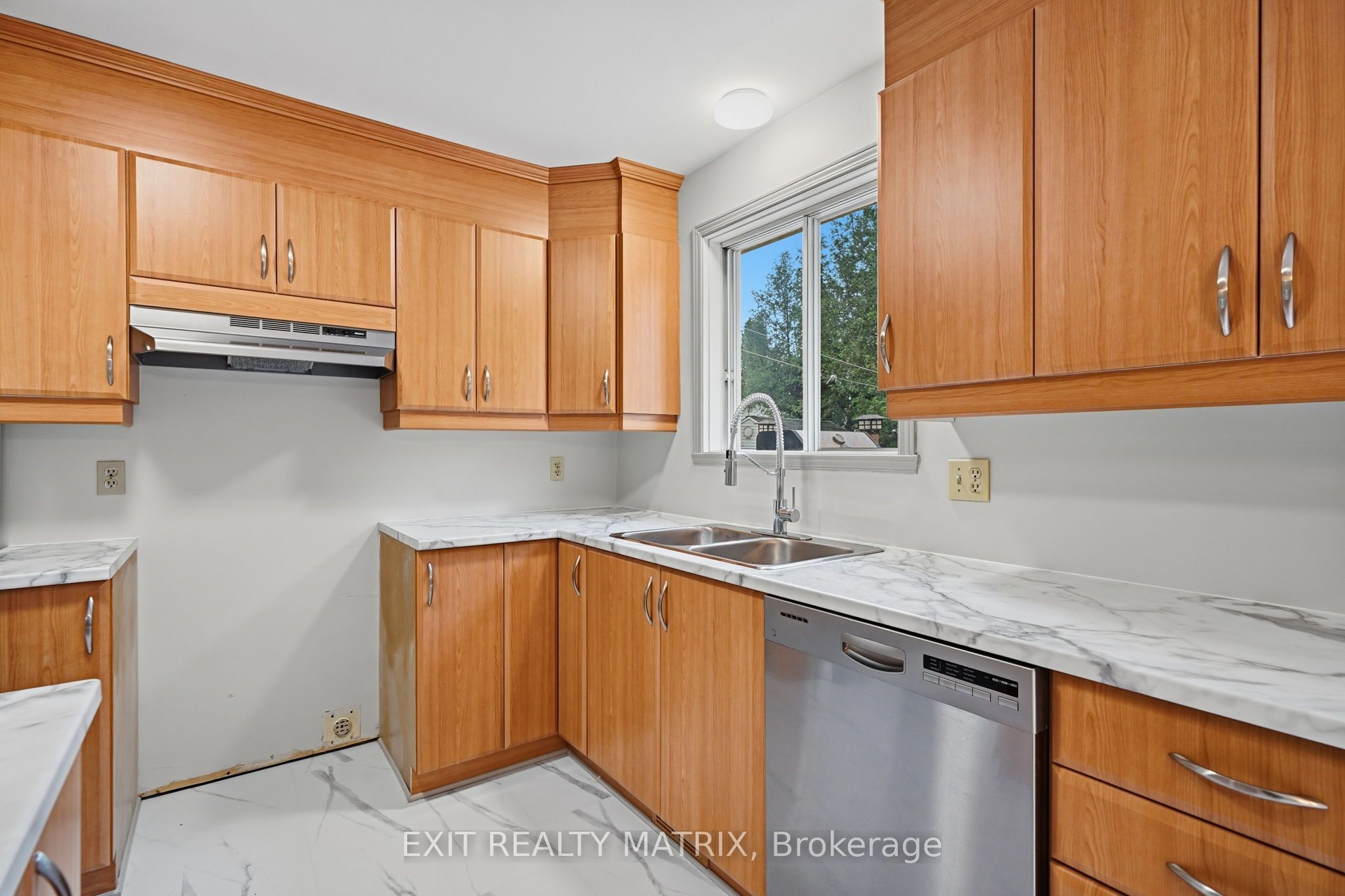 109 Oswald Street Property Photo 13