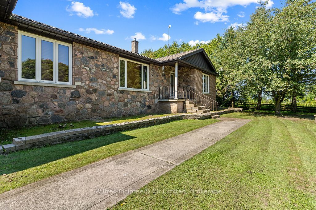 733036 Southgate 73 Side Road Property Photo 6