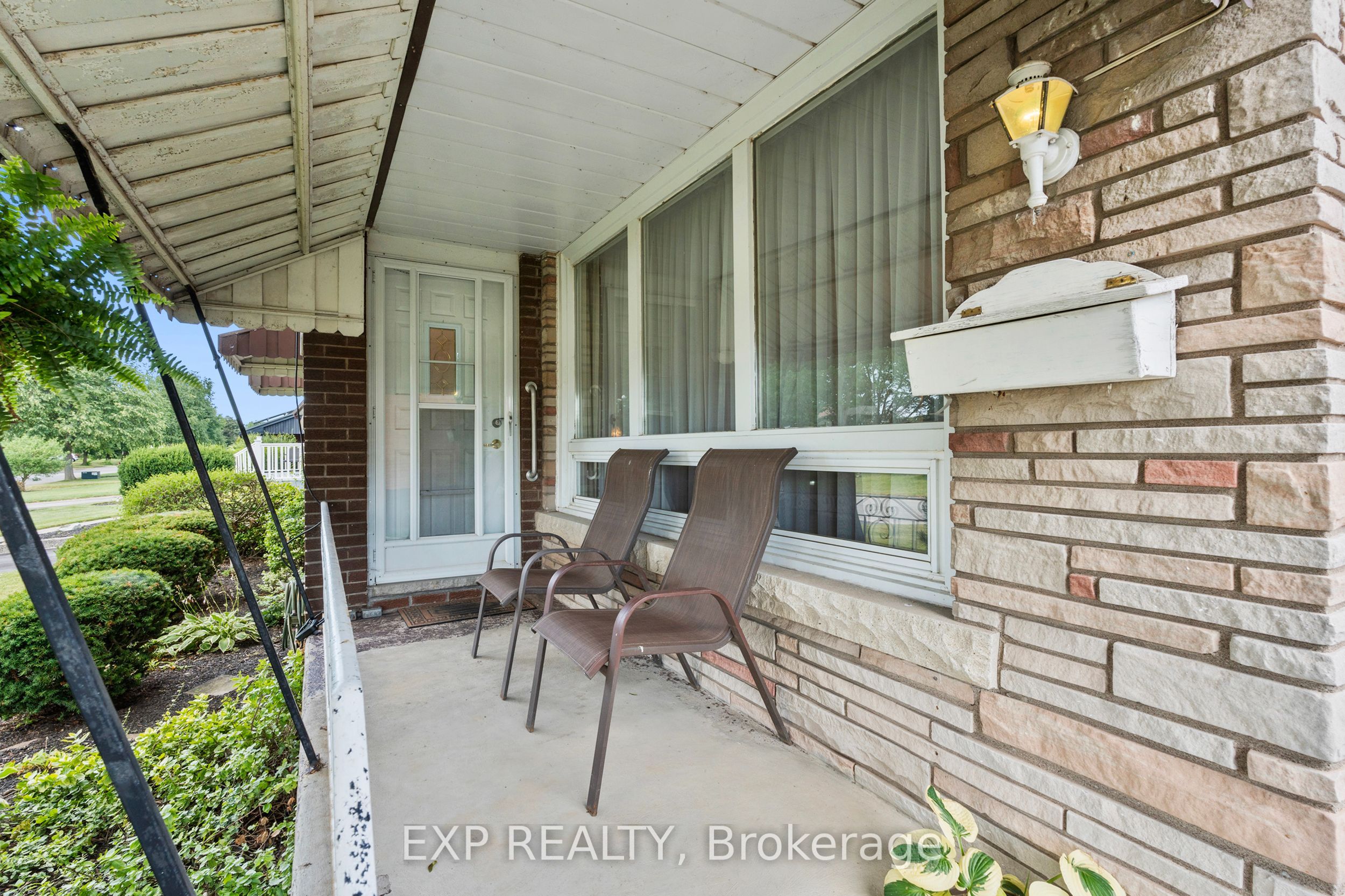 8800 Champlain Drive Property Photo 6
