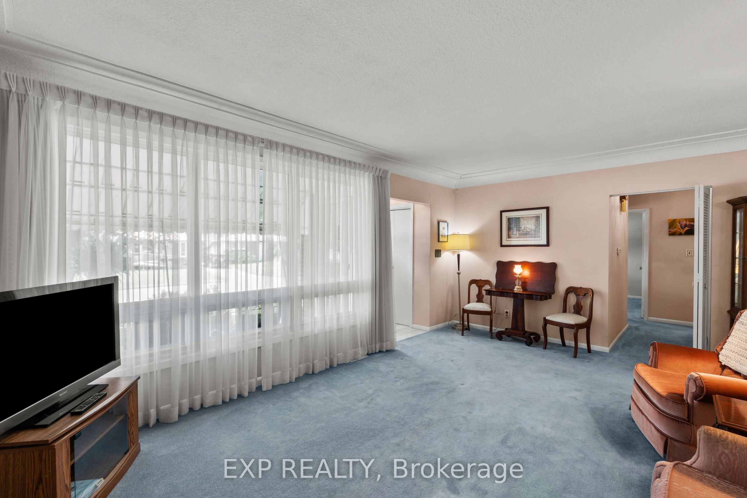 8800 Champlain Drive Property Photo 10