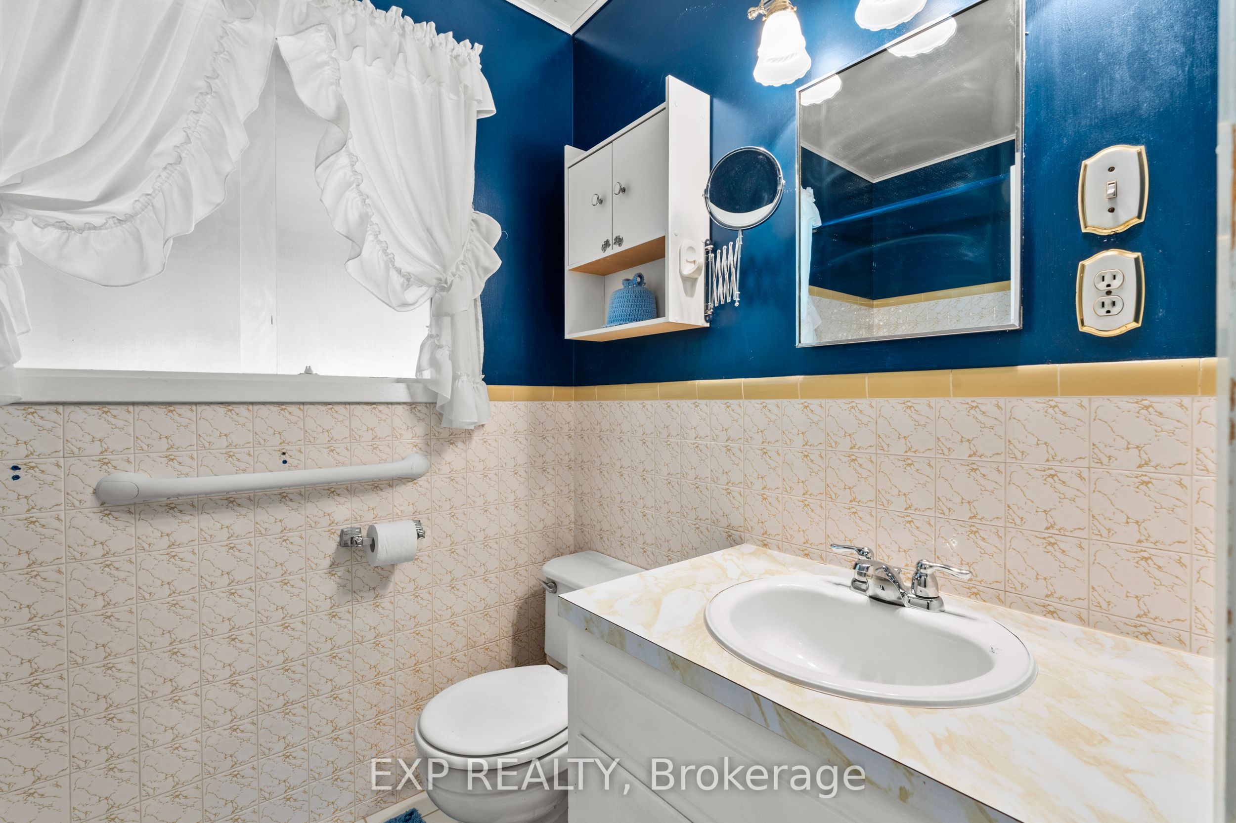 8800 Champlain Drive Property Photo 25