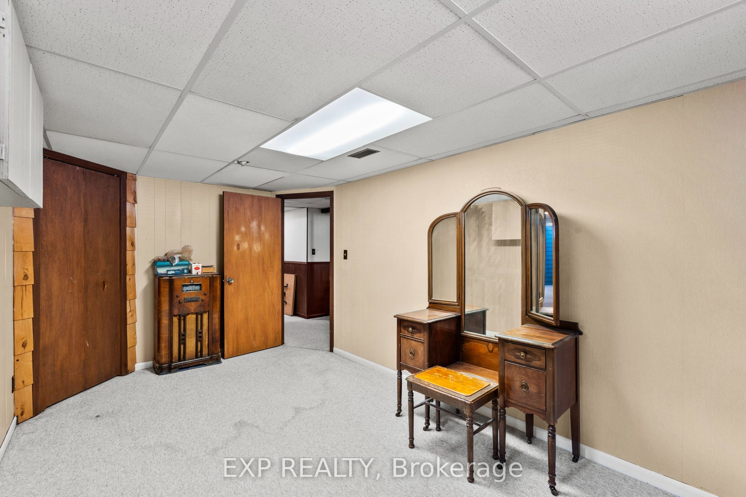8800 Champlain Drive Property Photo 32