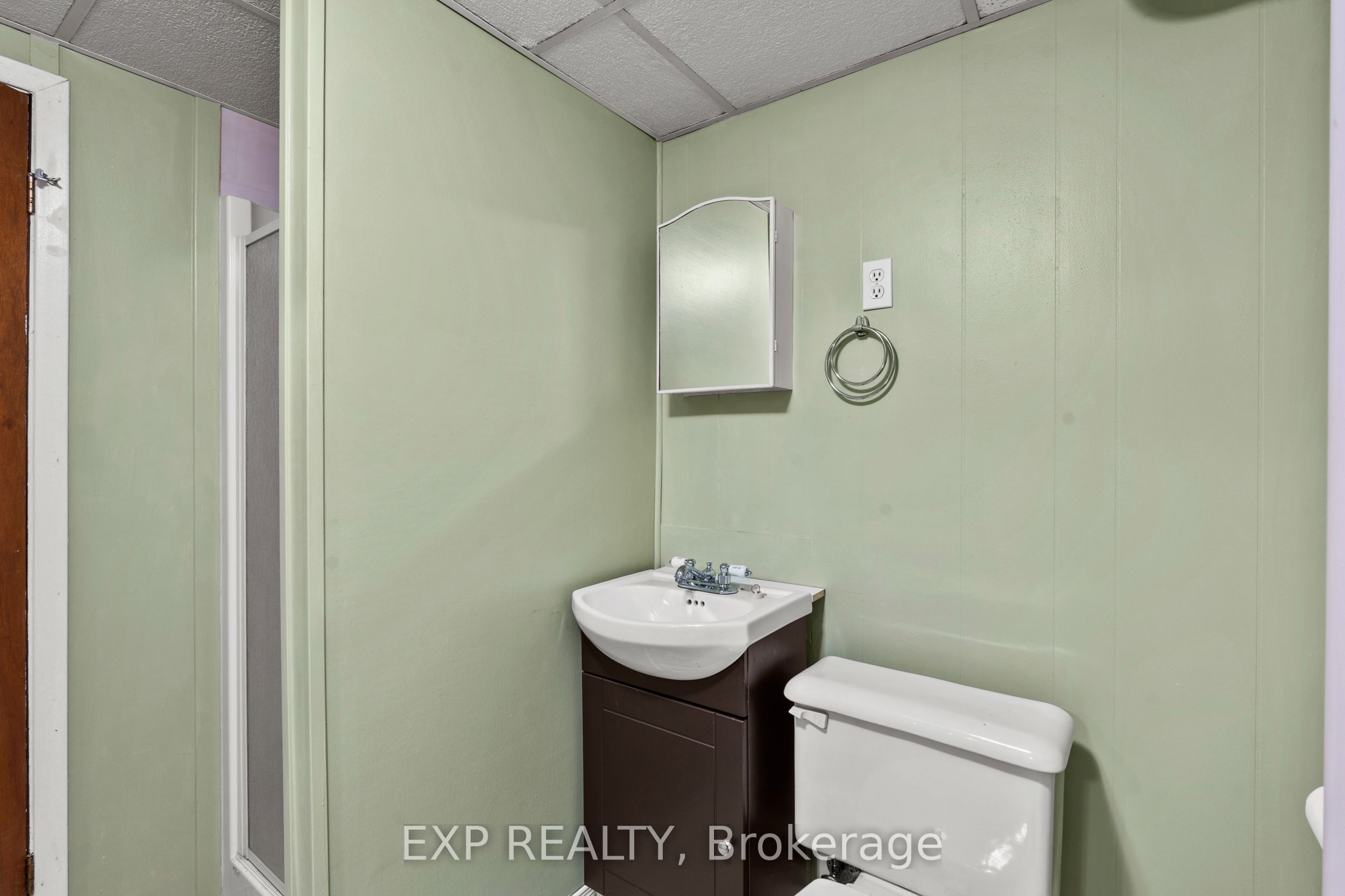 8800 Champlain Drive Property Photo 33