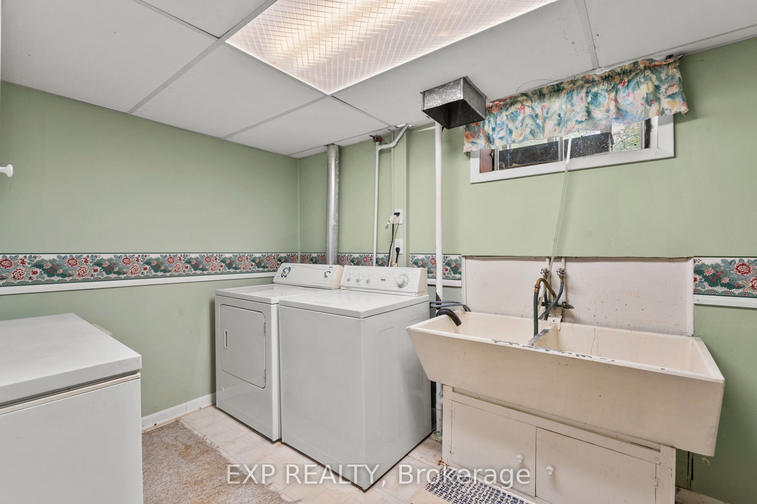 8800 Champlain Drive Property Photo 35