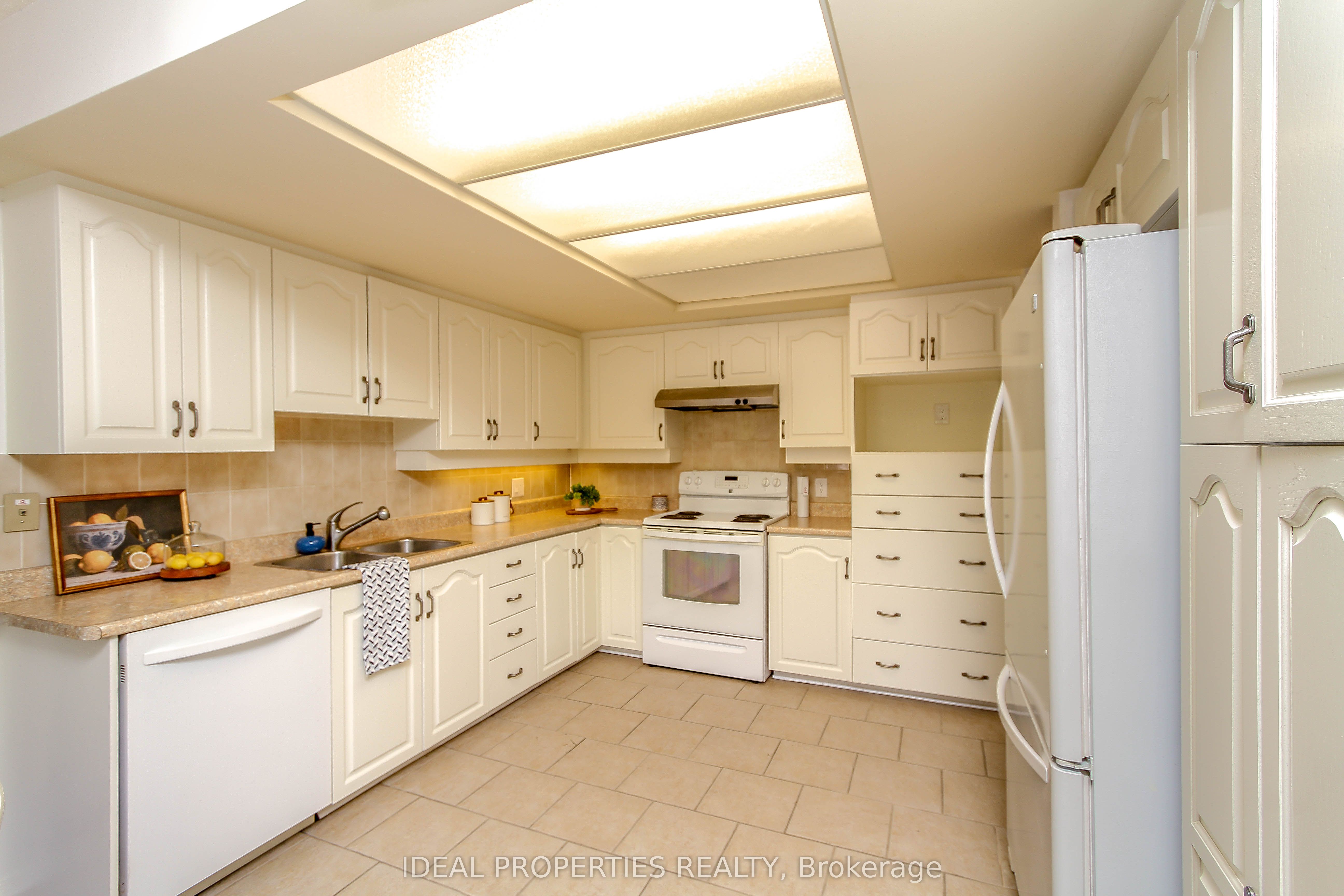 39 Huntings End Avenue Property Photo 17