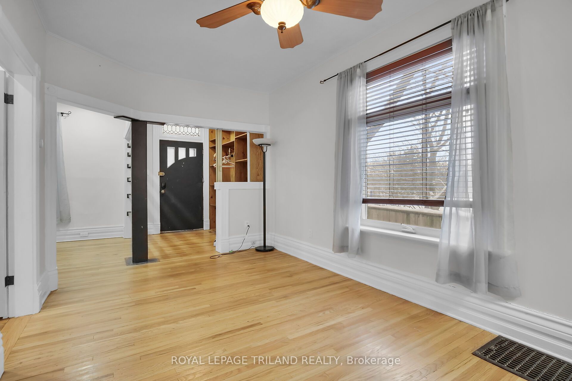 18 Wharncliffe Road S Property Photo 7