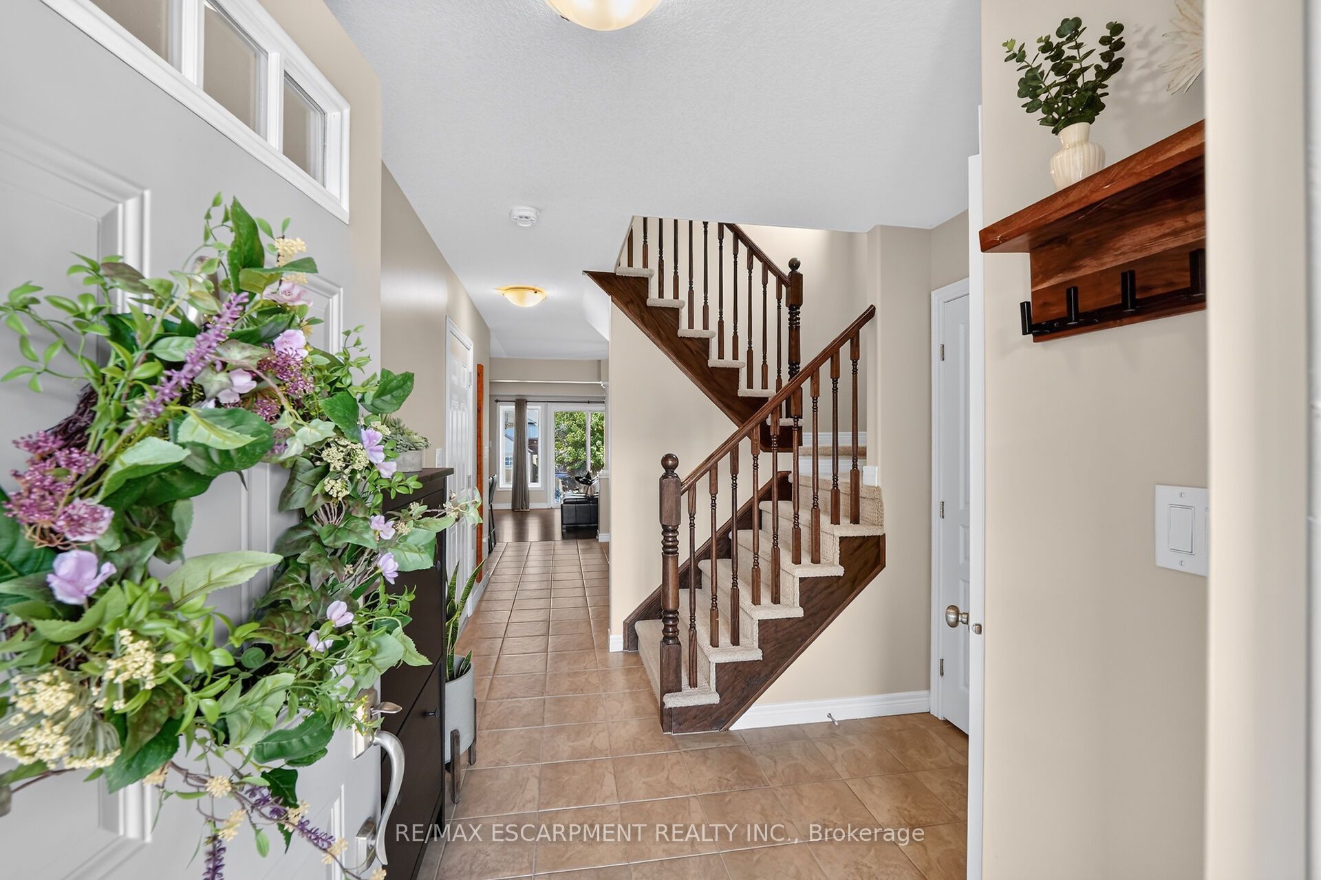 4838 Adam Court Property Photo 6