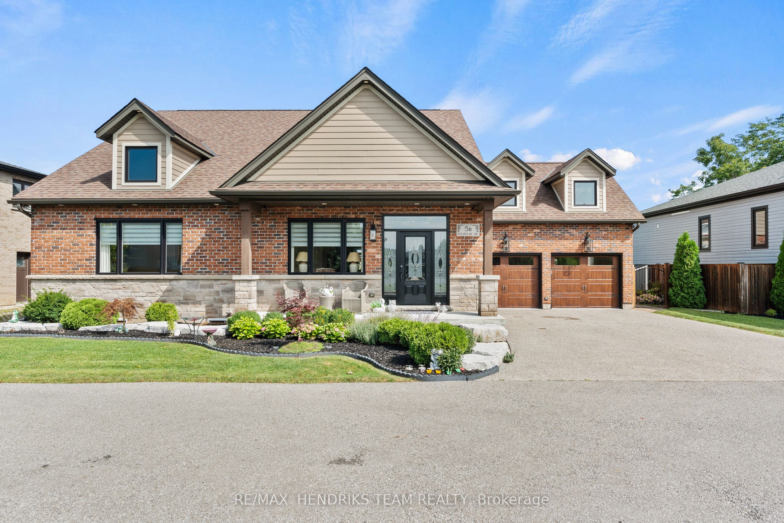 5b Wilholme Drive Property Photo 1