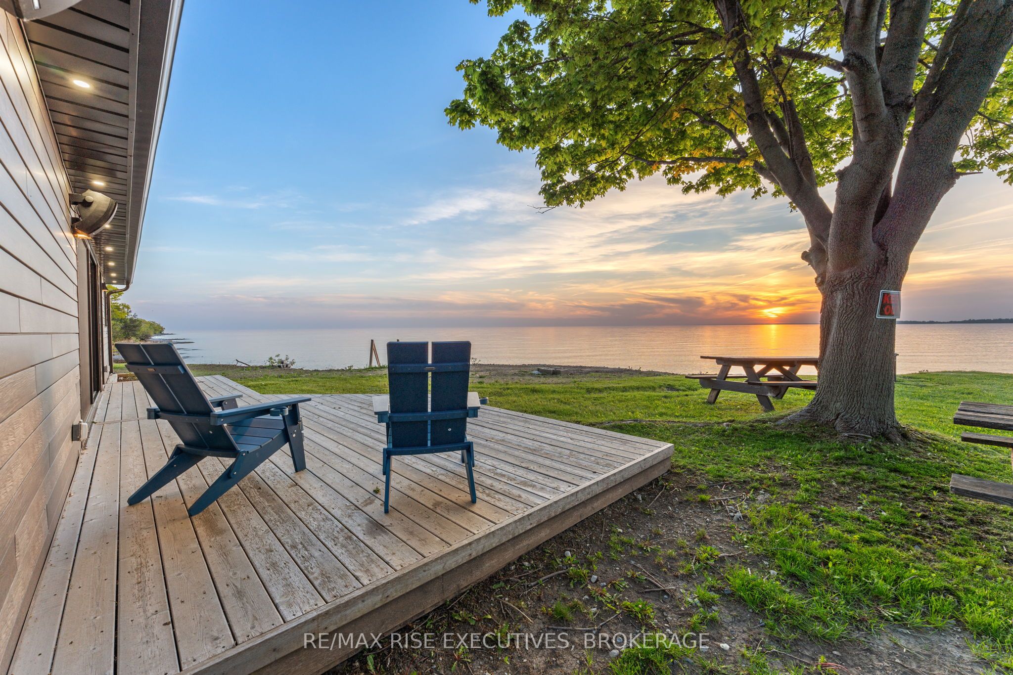 682 Salmon Point Road Property Photo 3