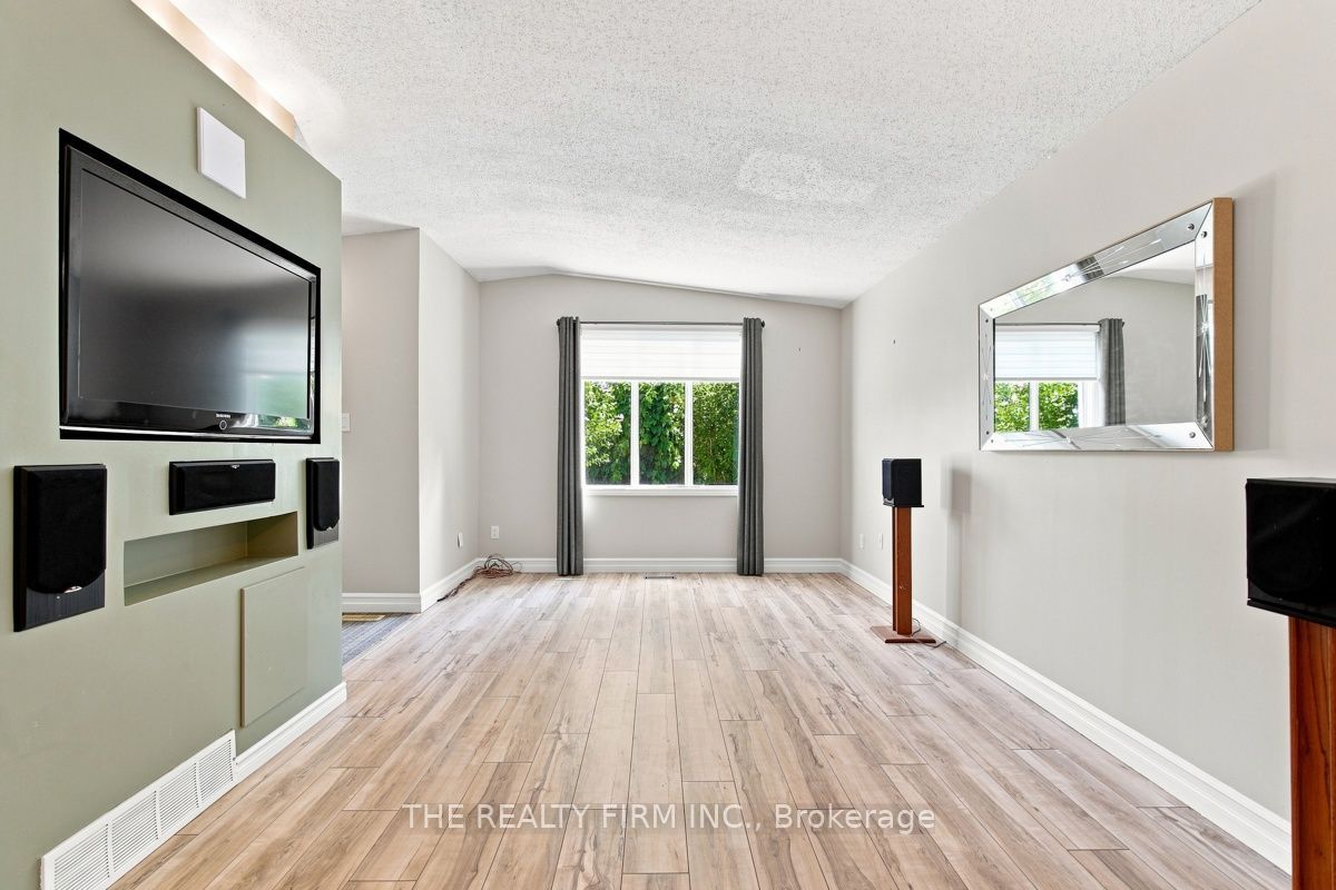 258 Olympic Crescent Property Photo 7