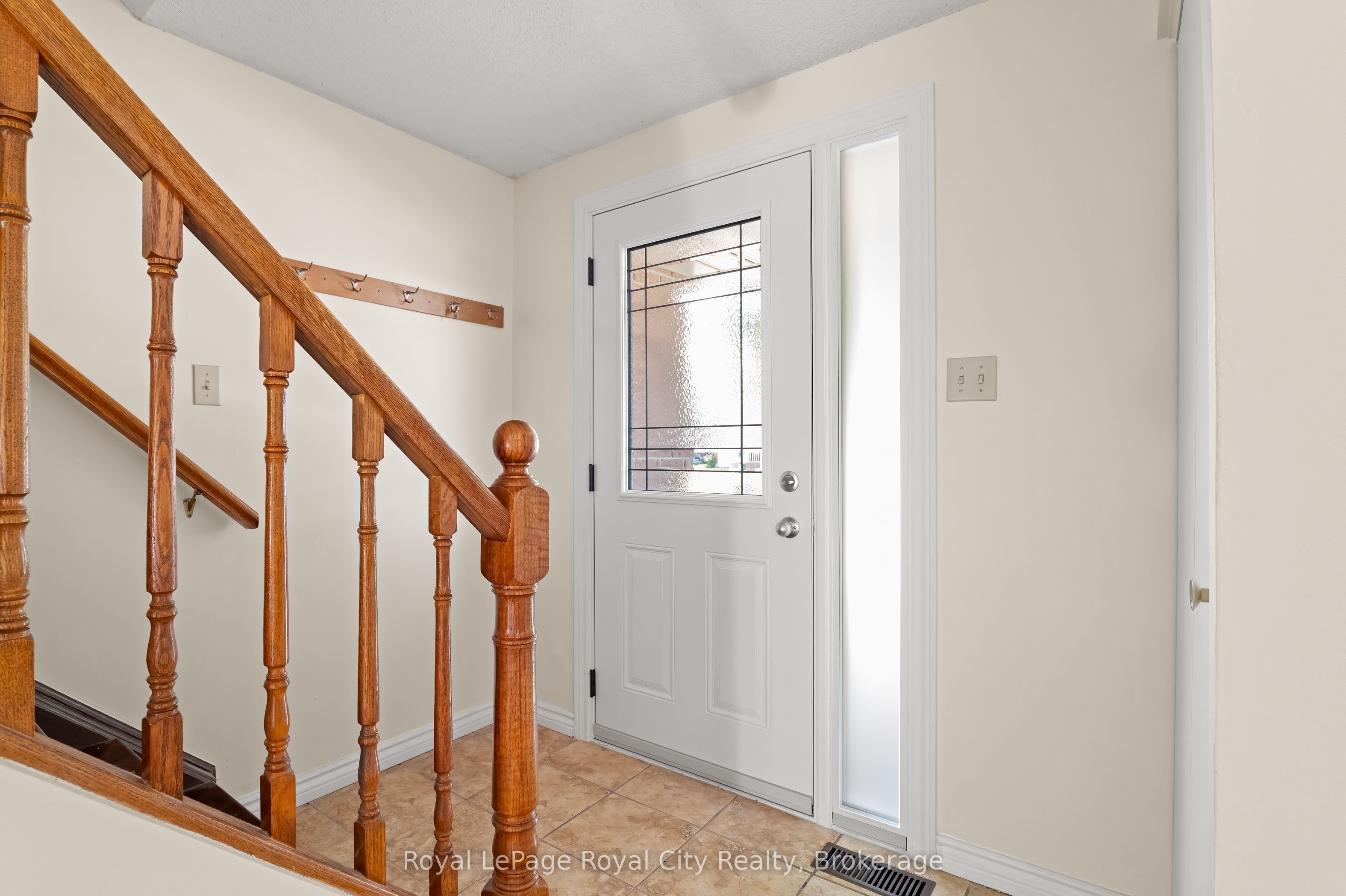 121 Imperial Road N Property Photo 7