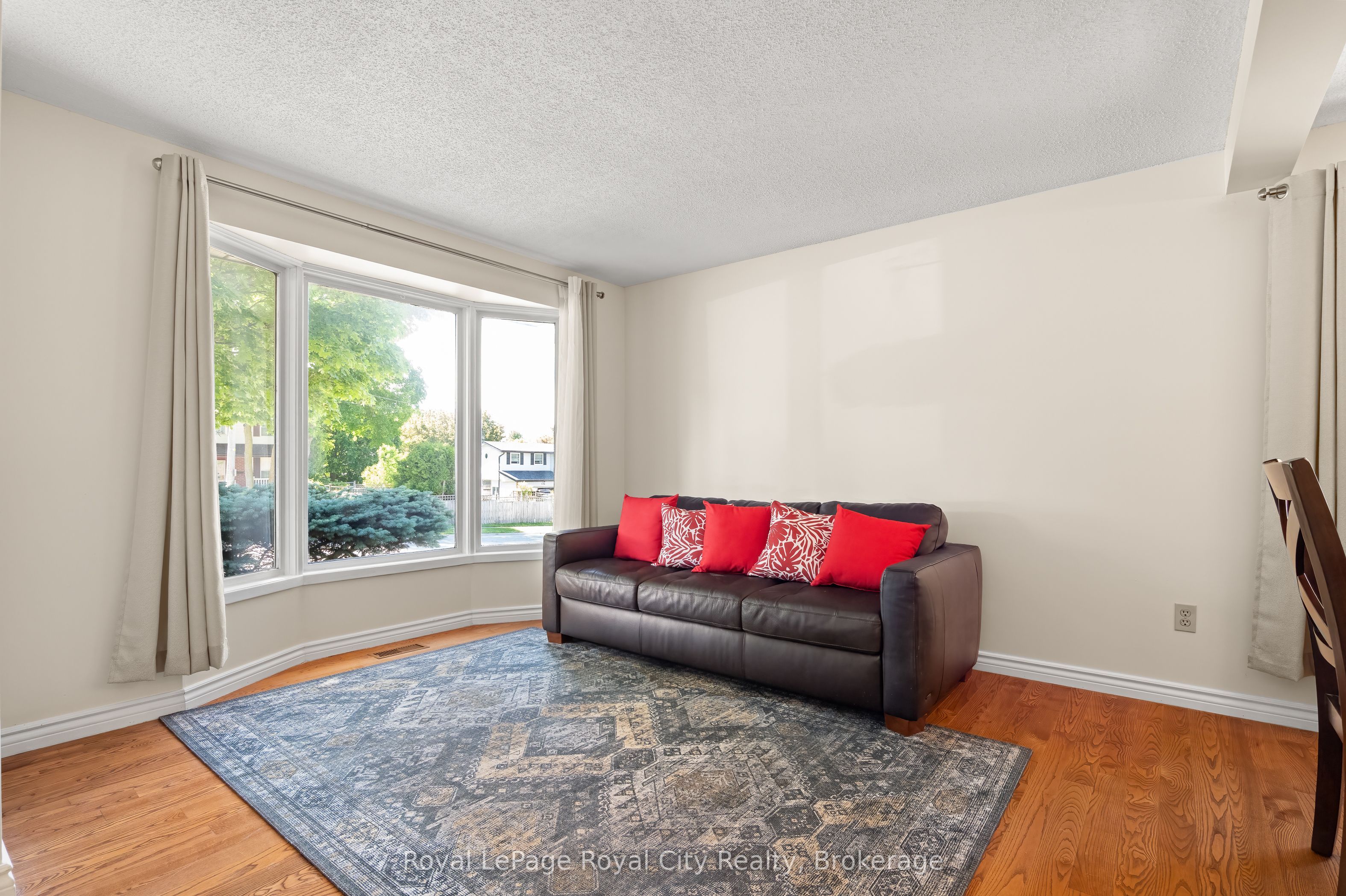 121 Imperial Road N Property Photo 10