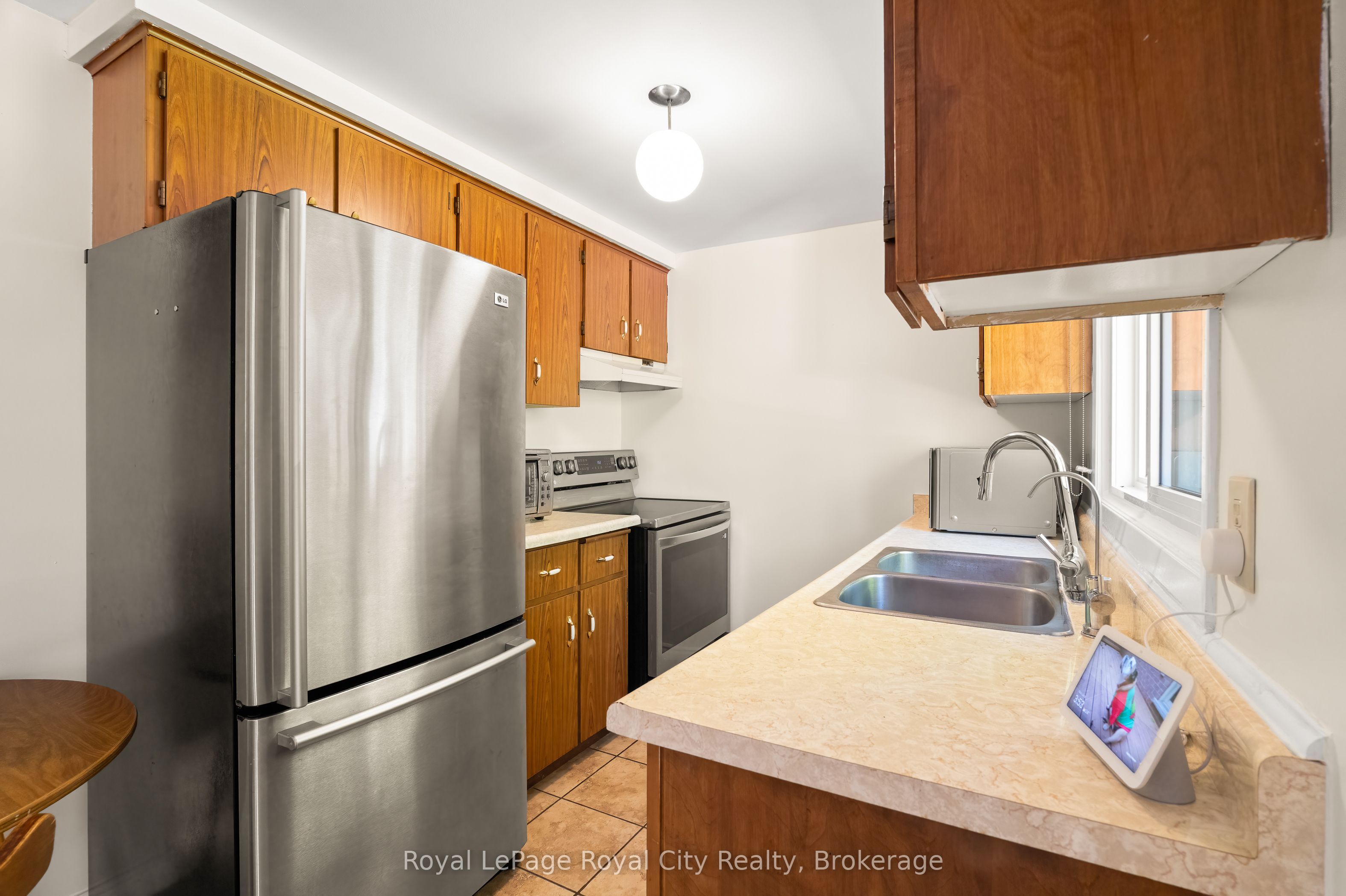 121 Imperial Road N Property Photo 15