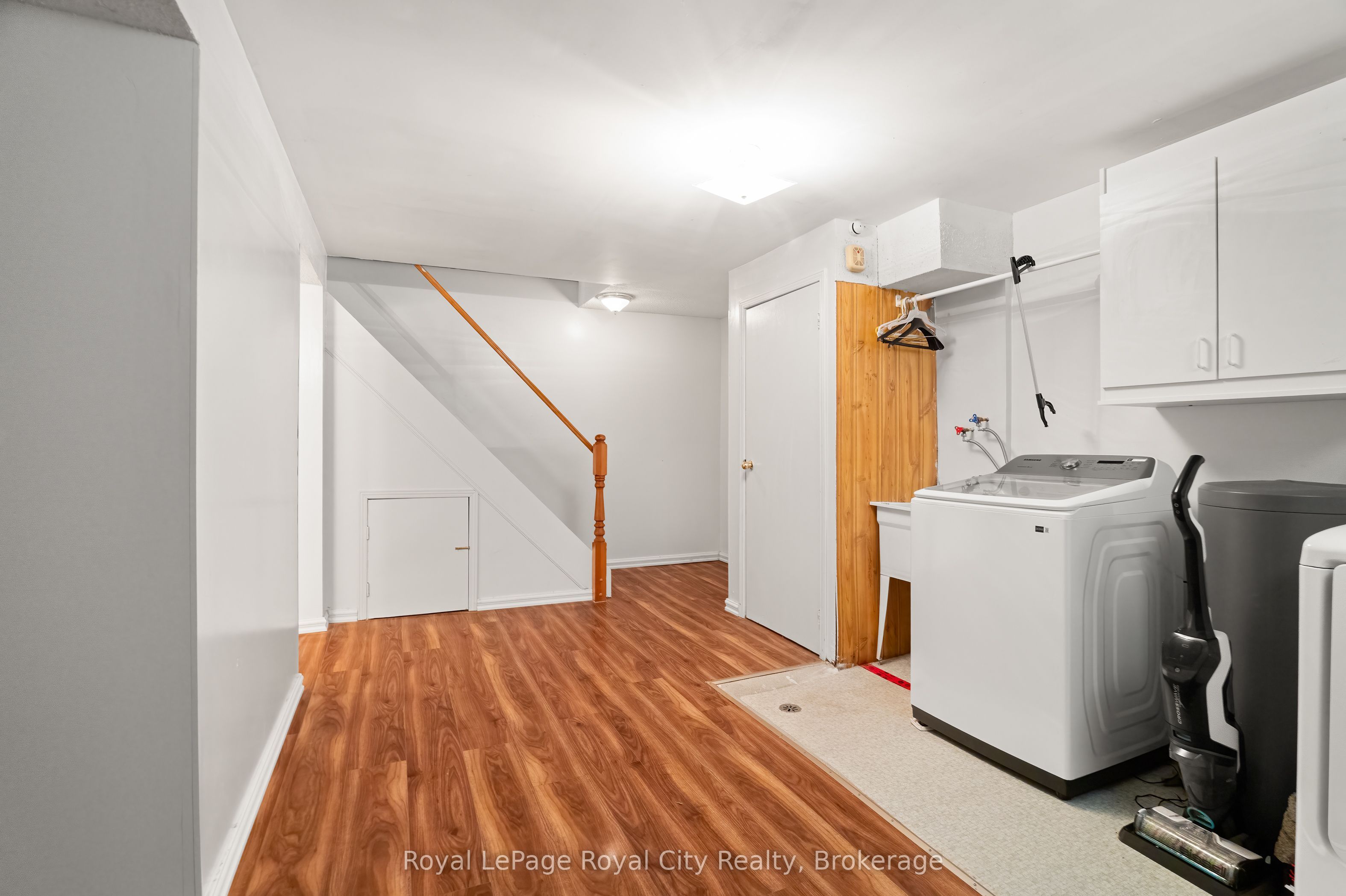 121 Imperial Road N Property Photo 31