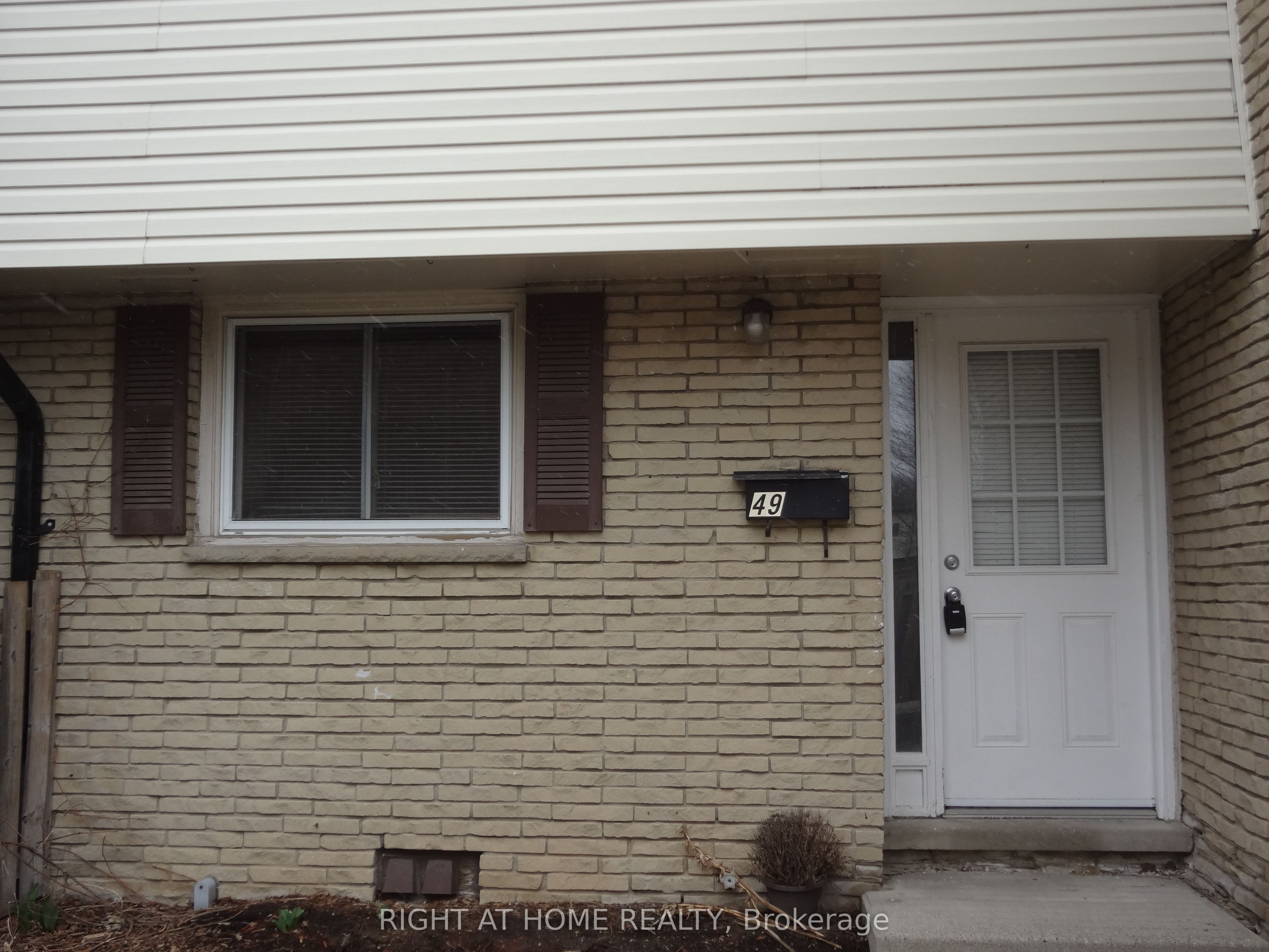 211 Veronica Drive 49 Property Photo 2