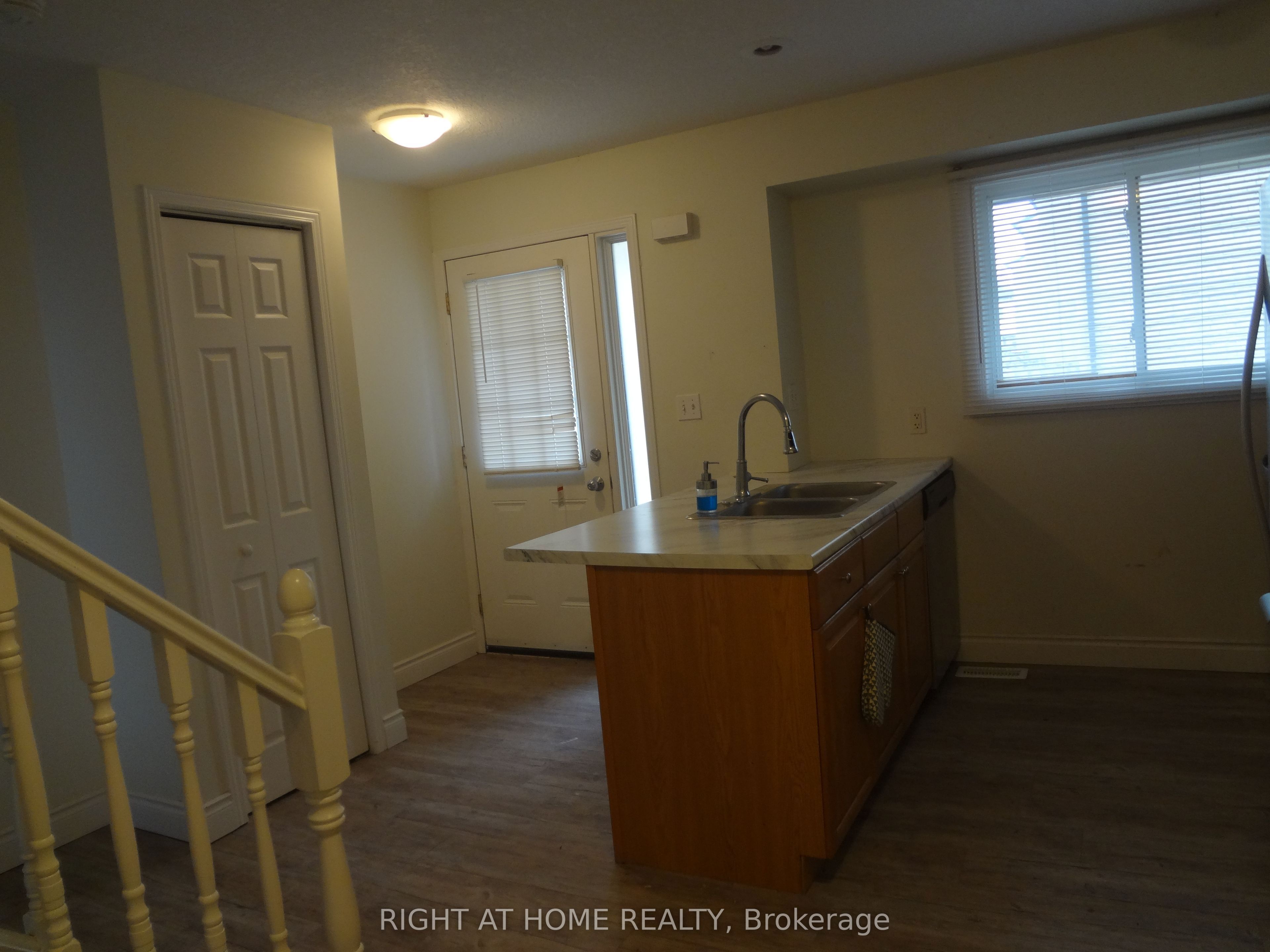 211 Veronica Drive 49 Property Photo 3