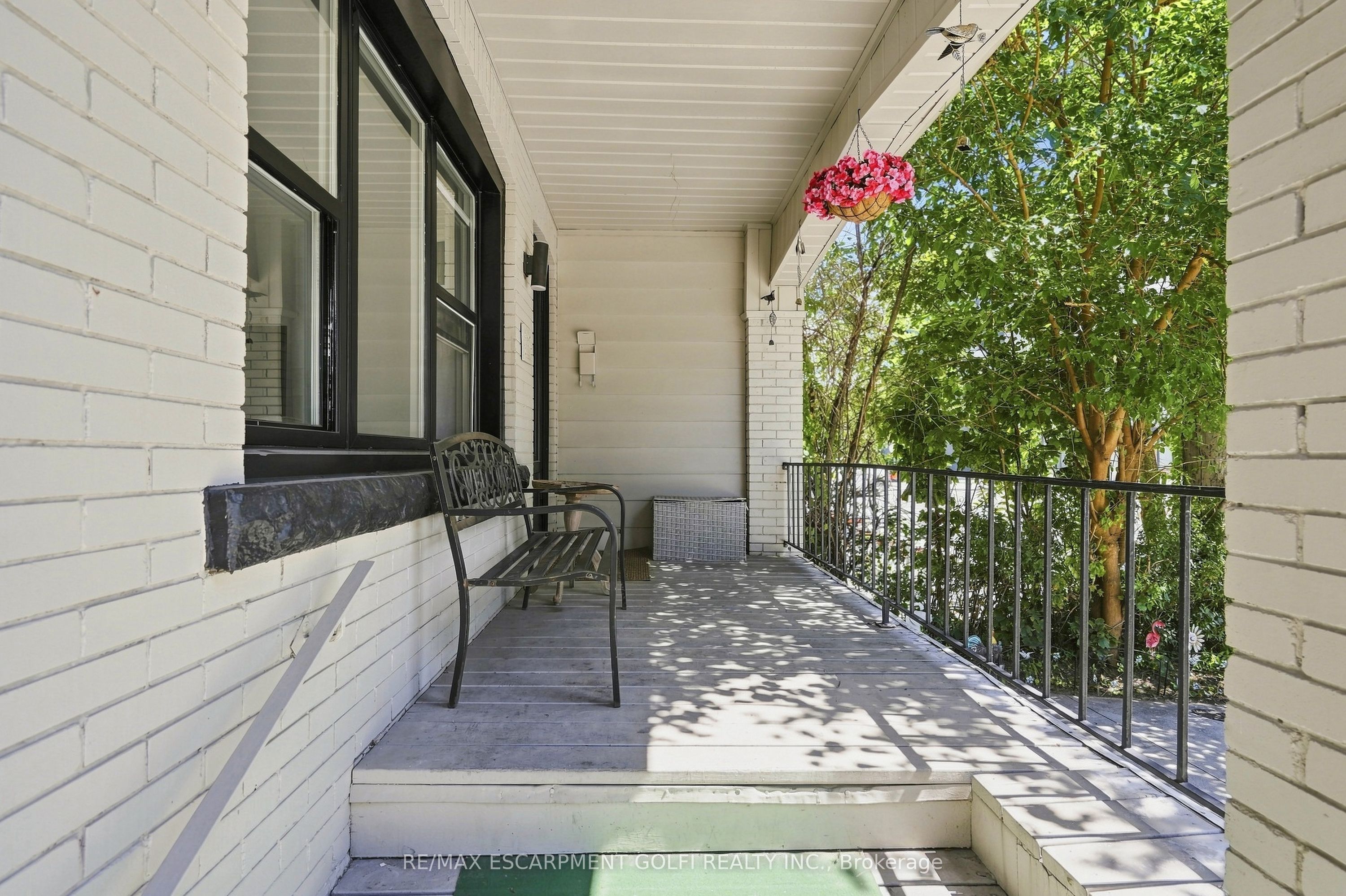463 Dunsmure Avenue Property Photo 3