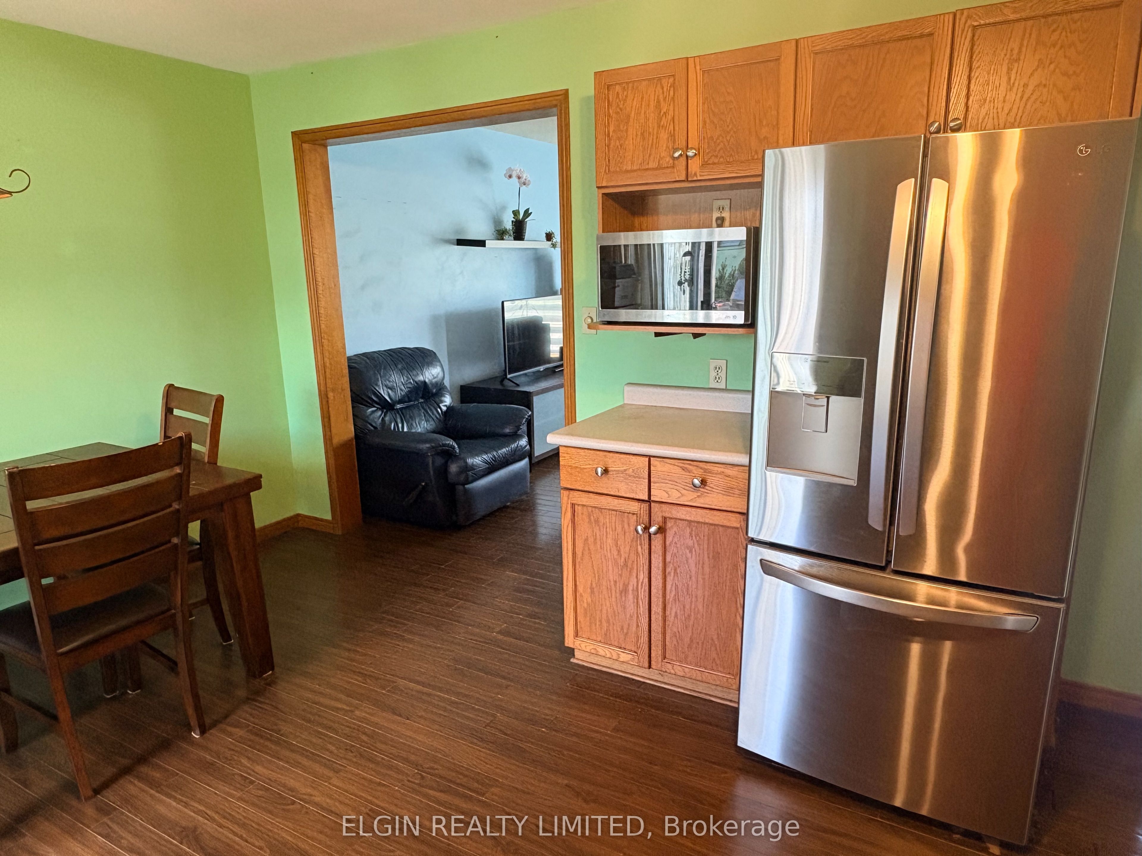 111 Manor Road Property Photo 3